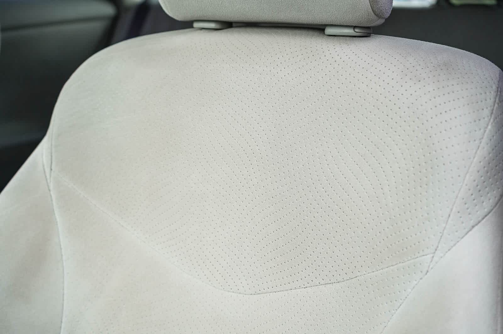 Thumbnail: 2012 Toyota Prius - 26