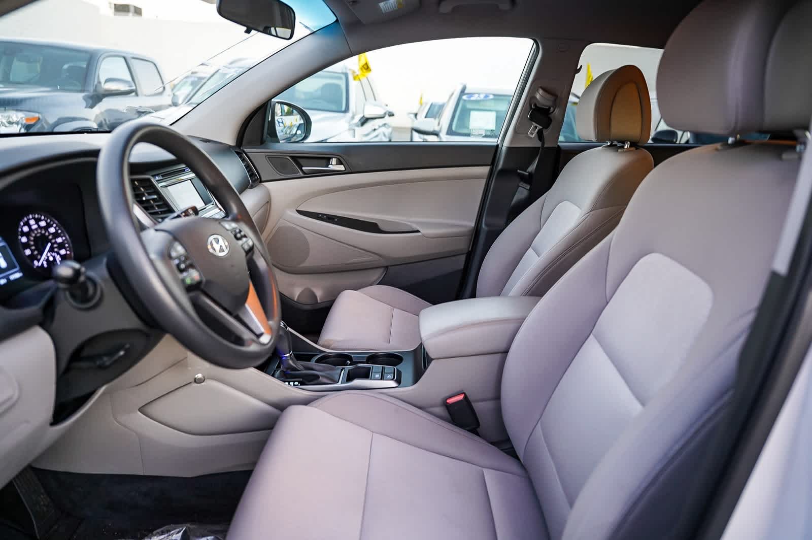 Thumbnail: 2016 Hyundai Tucson - 17