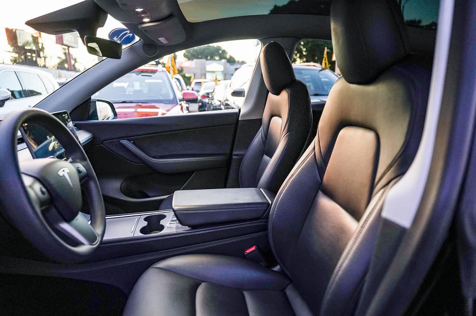 Thumbnail: 2022 Tesla Model Y - 17