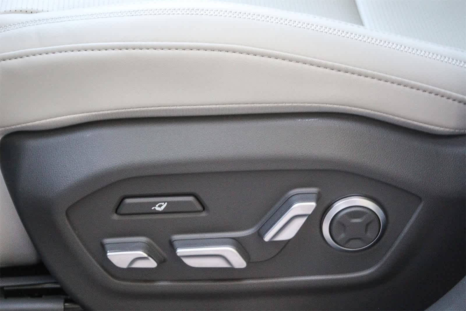 Thumbnail: 2025 Hyundai Santa Fe - 24