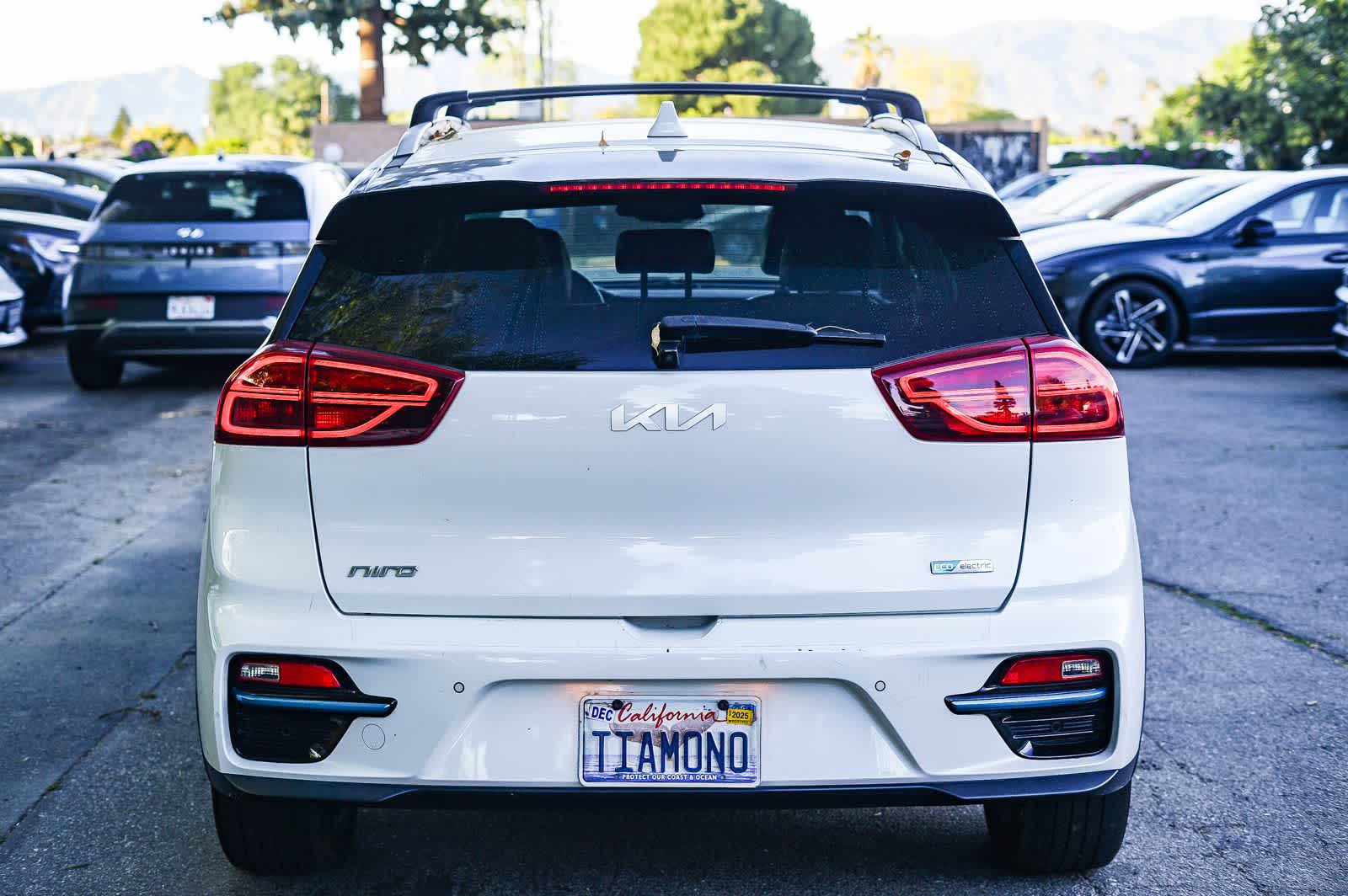 Thumbnail: 2022 Kia Niro - 3