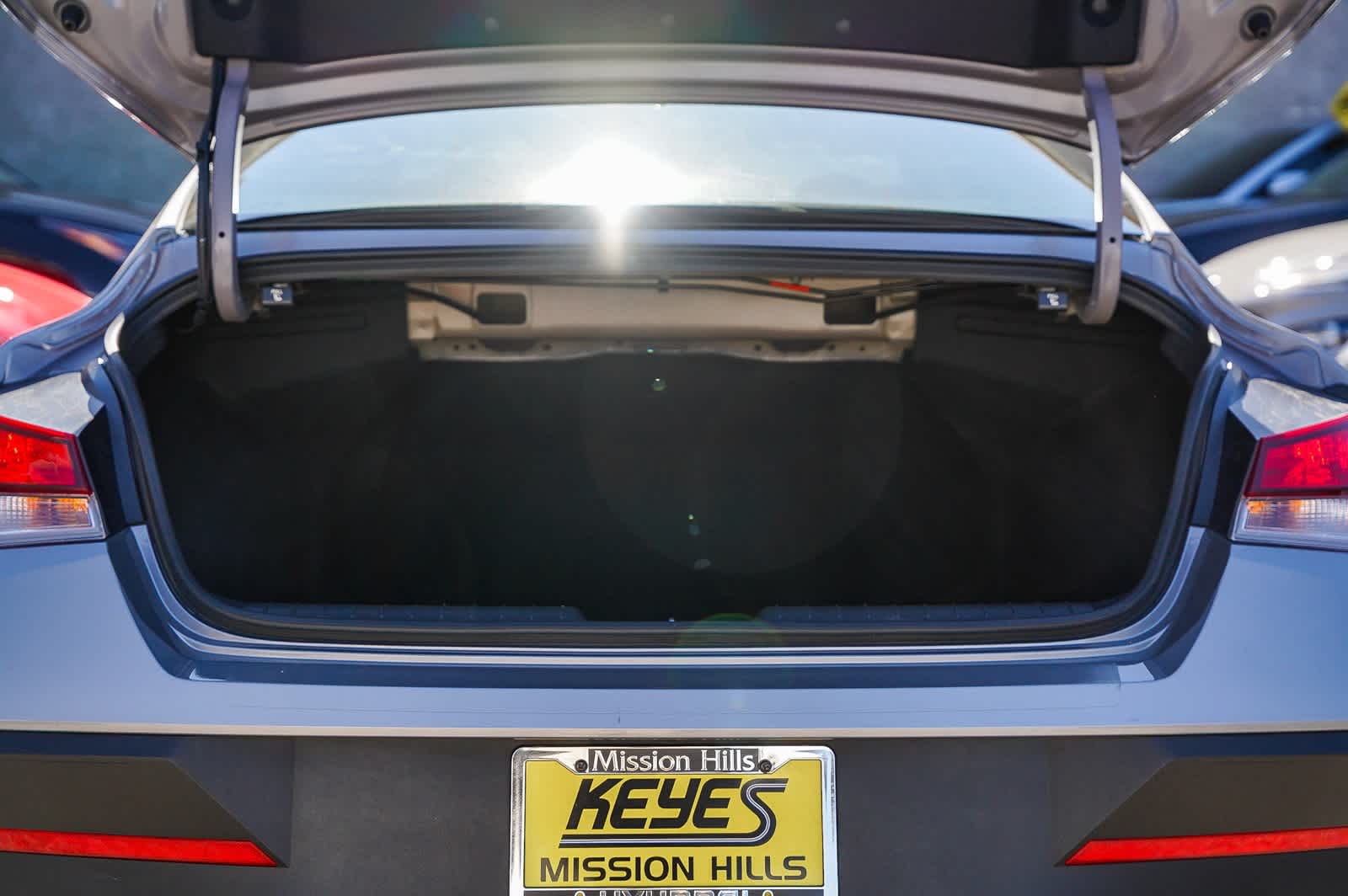 Thumbnail: 2025 Hyundai Elantra - 23