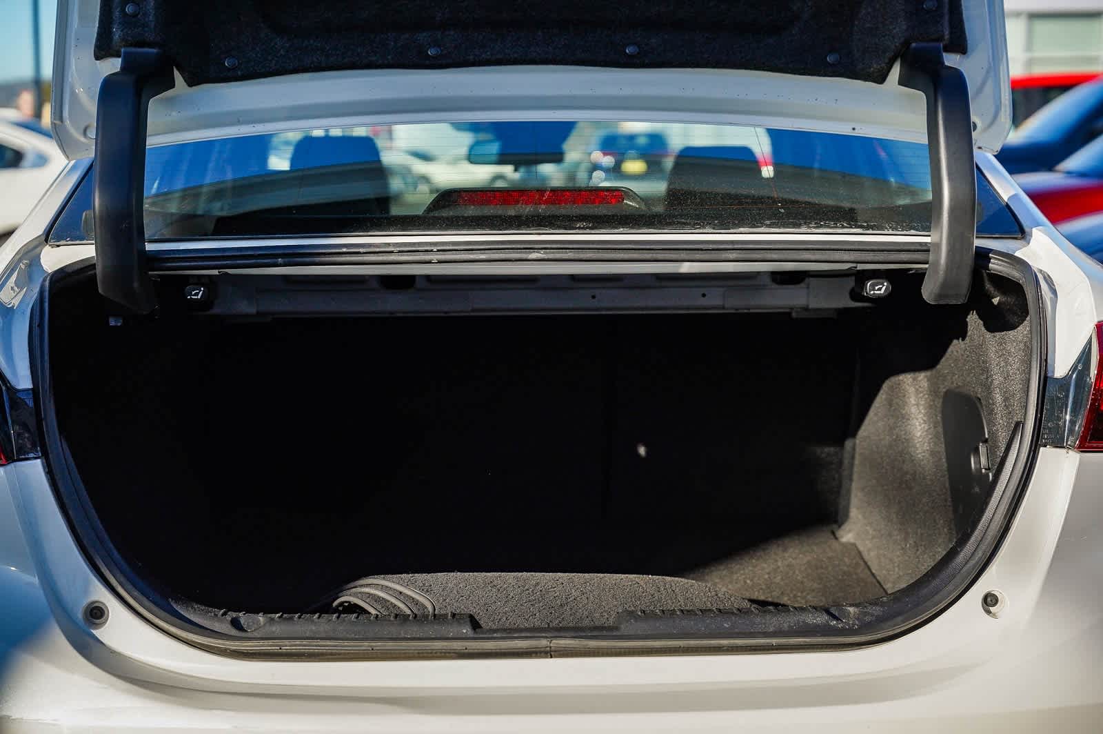 Thumbnail: 2018 Mazda Mazda3 - 26