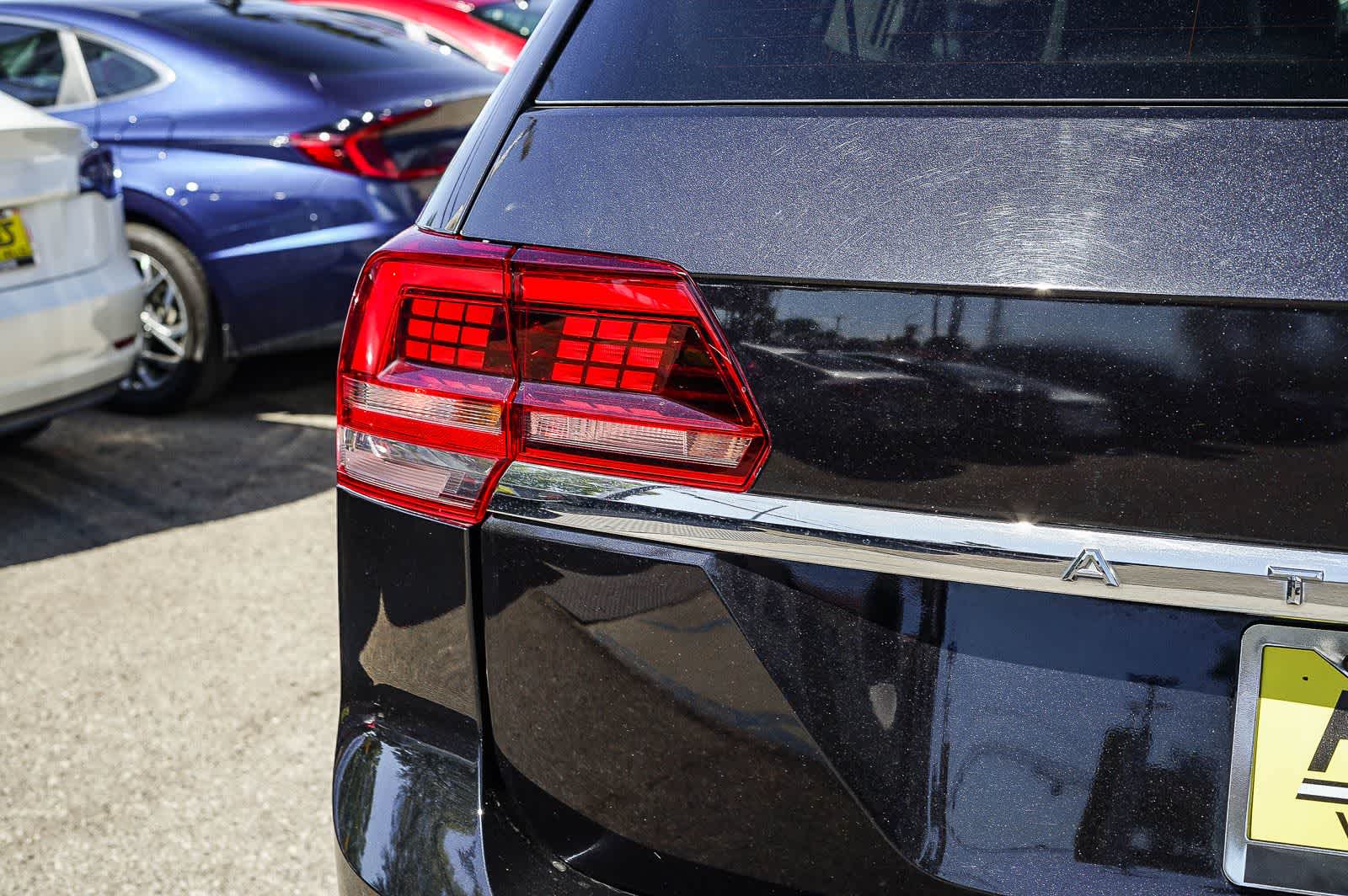 Thumbnail: 2018 Volkswagen Atlas - 10