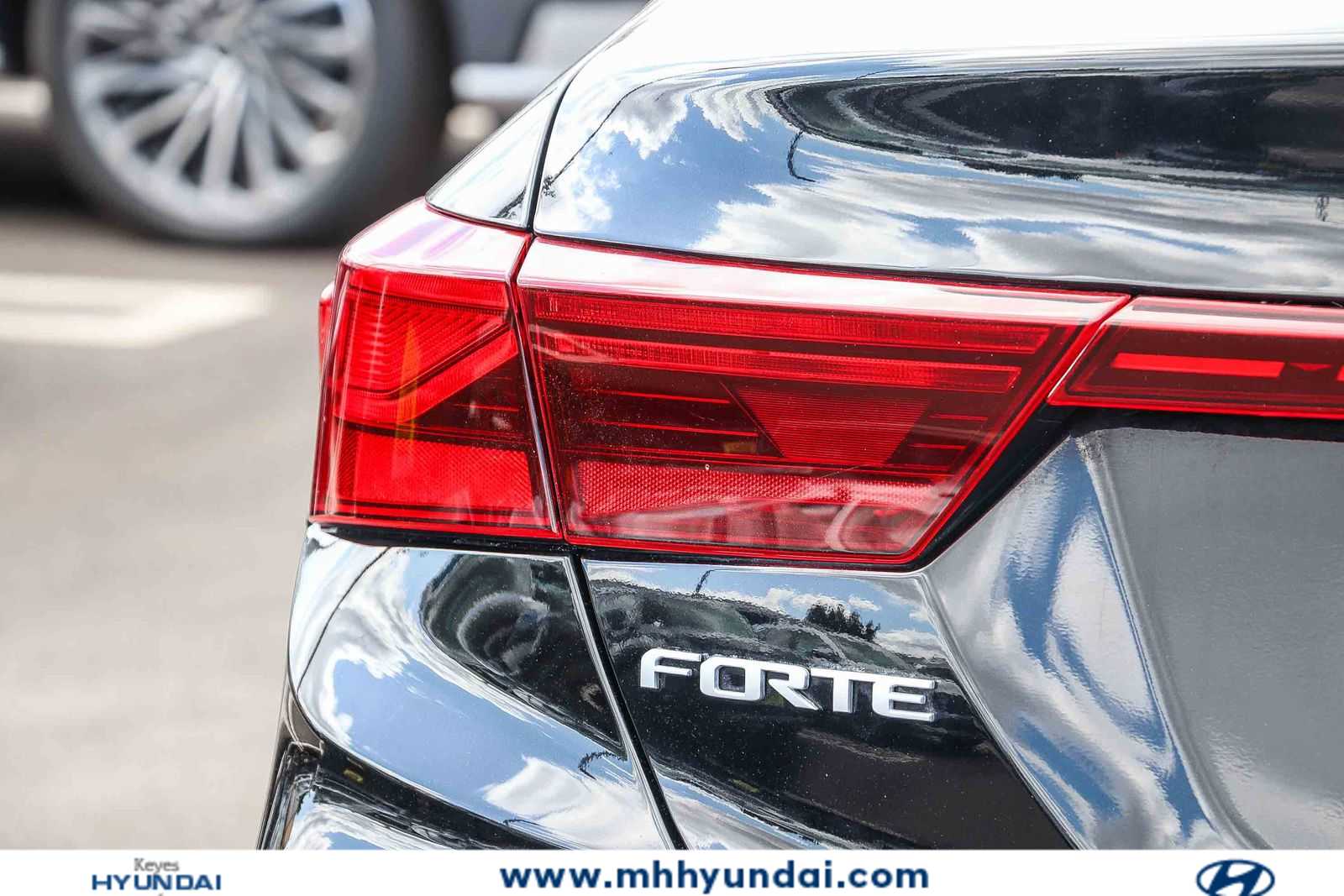 Thumbnail: 2023 Kia Forte - 9