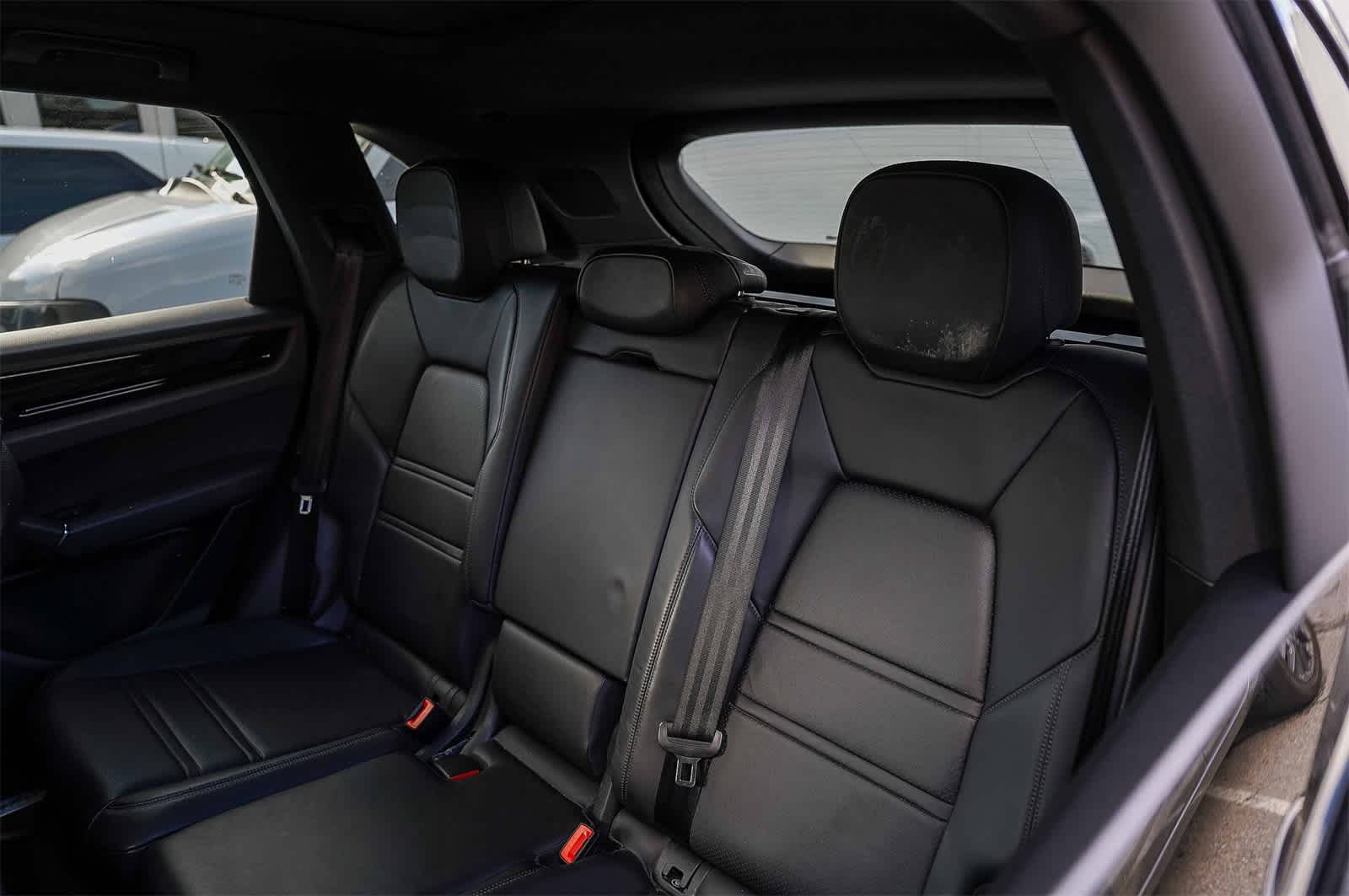 Thumbnail: 2019 Porsche Cayenne - 17