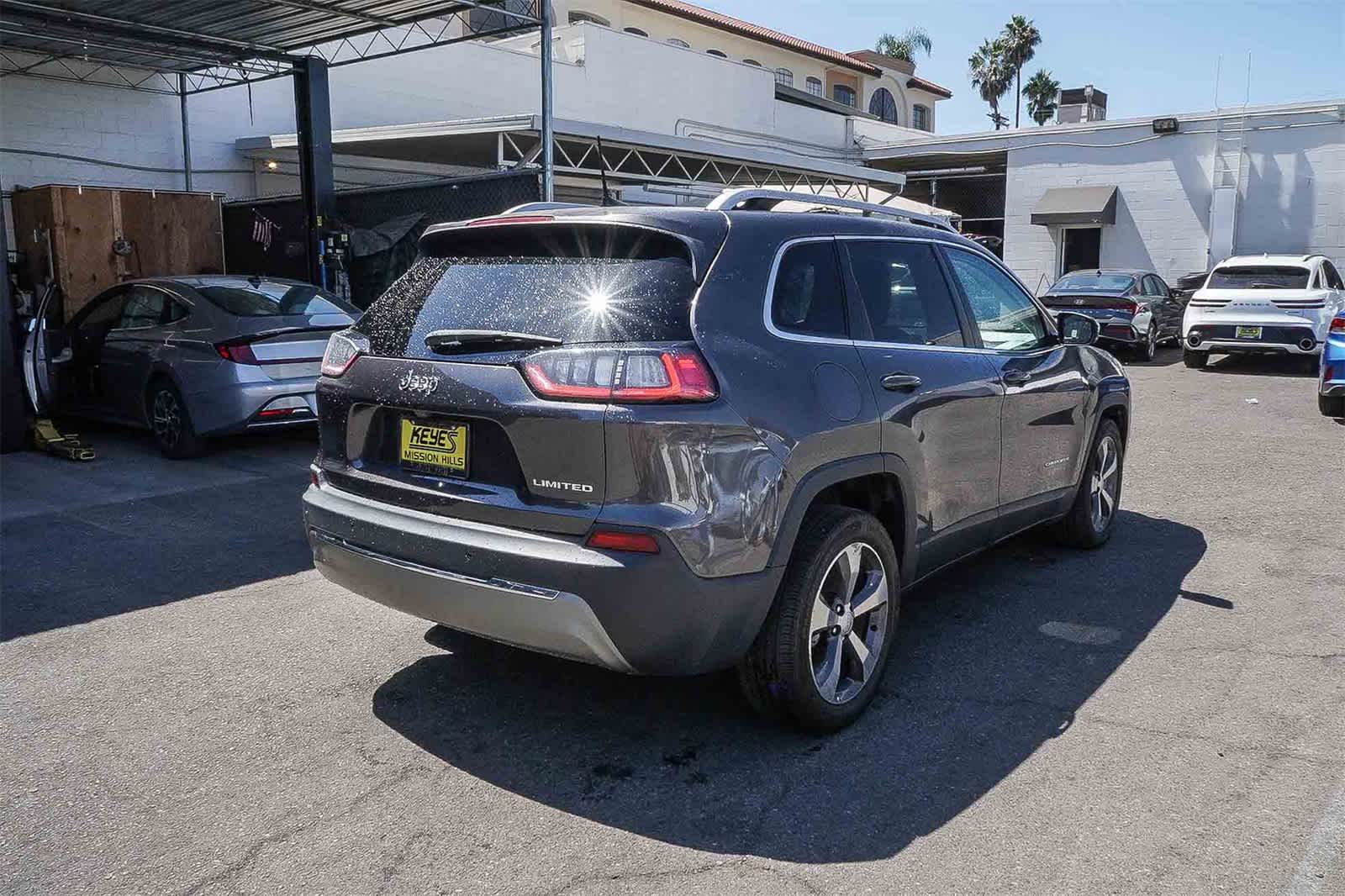 Thumbnail: 2019 Jeep Cherokee - 4