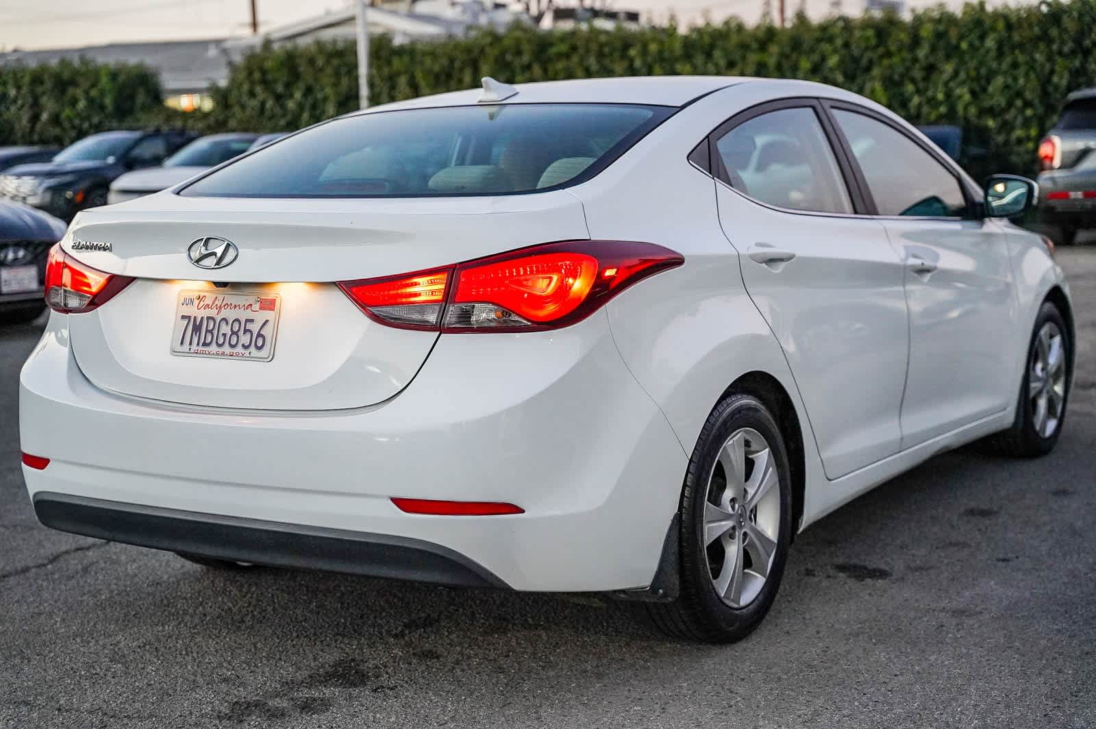 Thumbnail: 2016 Hyundai Elantra - 8