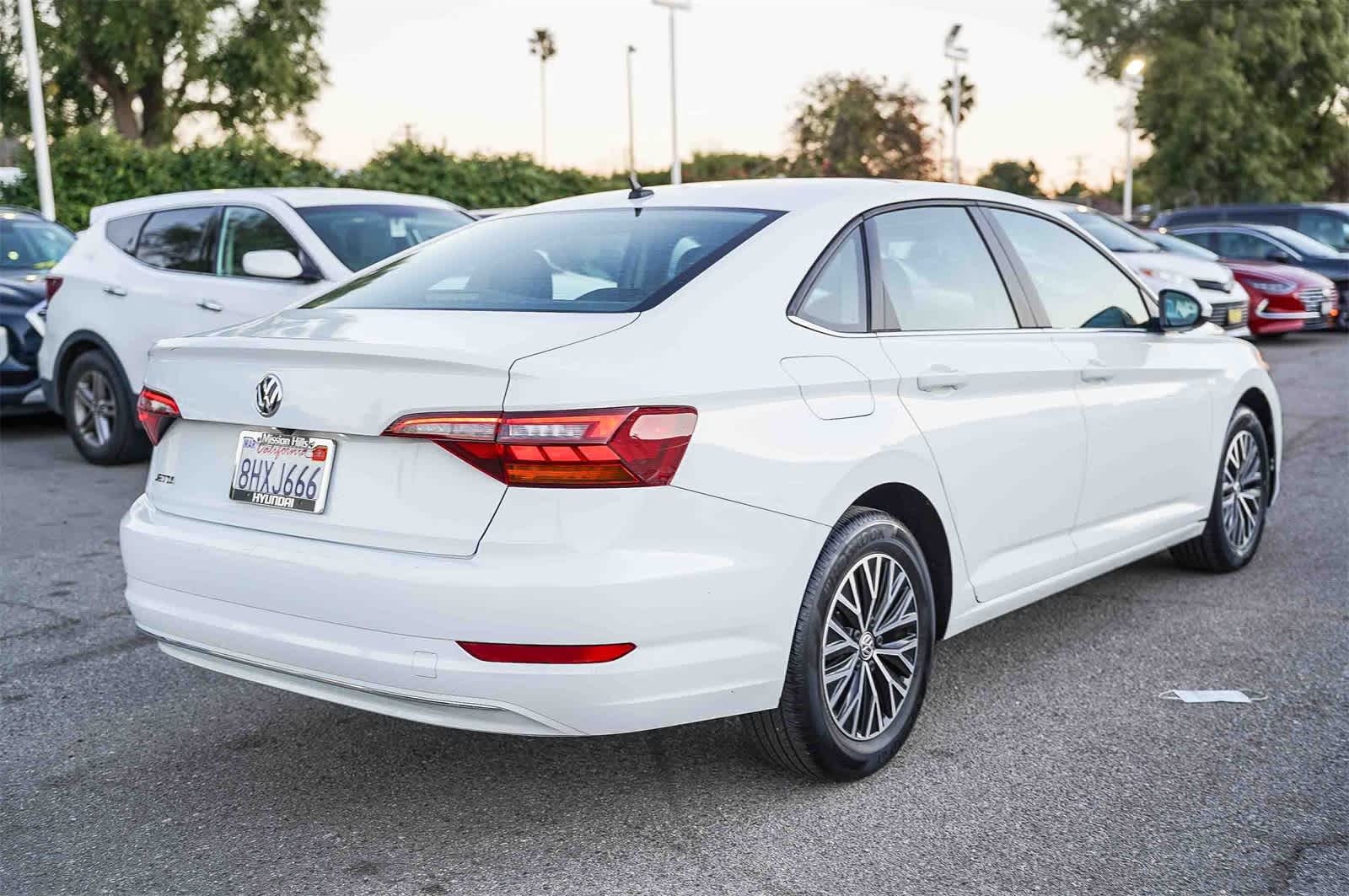 Thumbnail: 2019 Volkswagen Jetta - 8