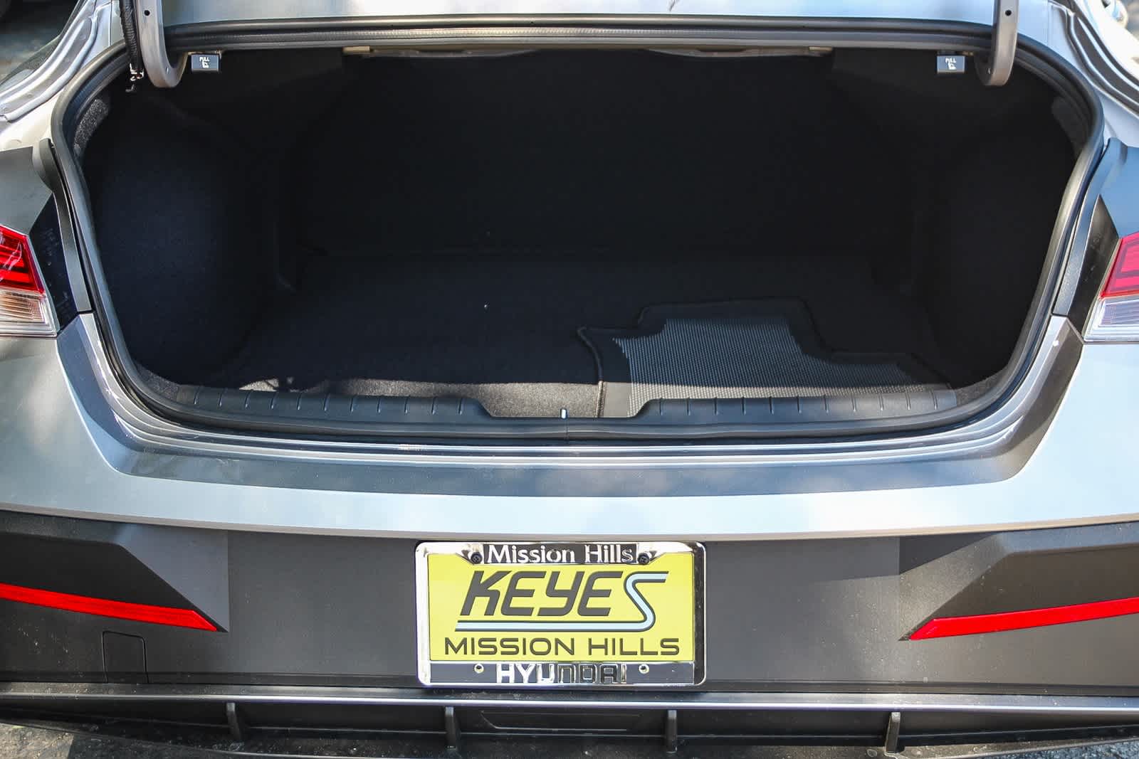 2025 Hyundai Elantra Sport 12