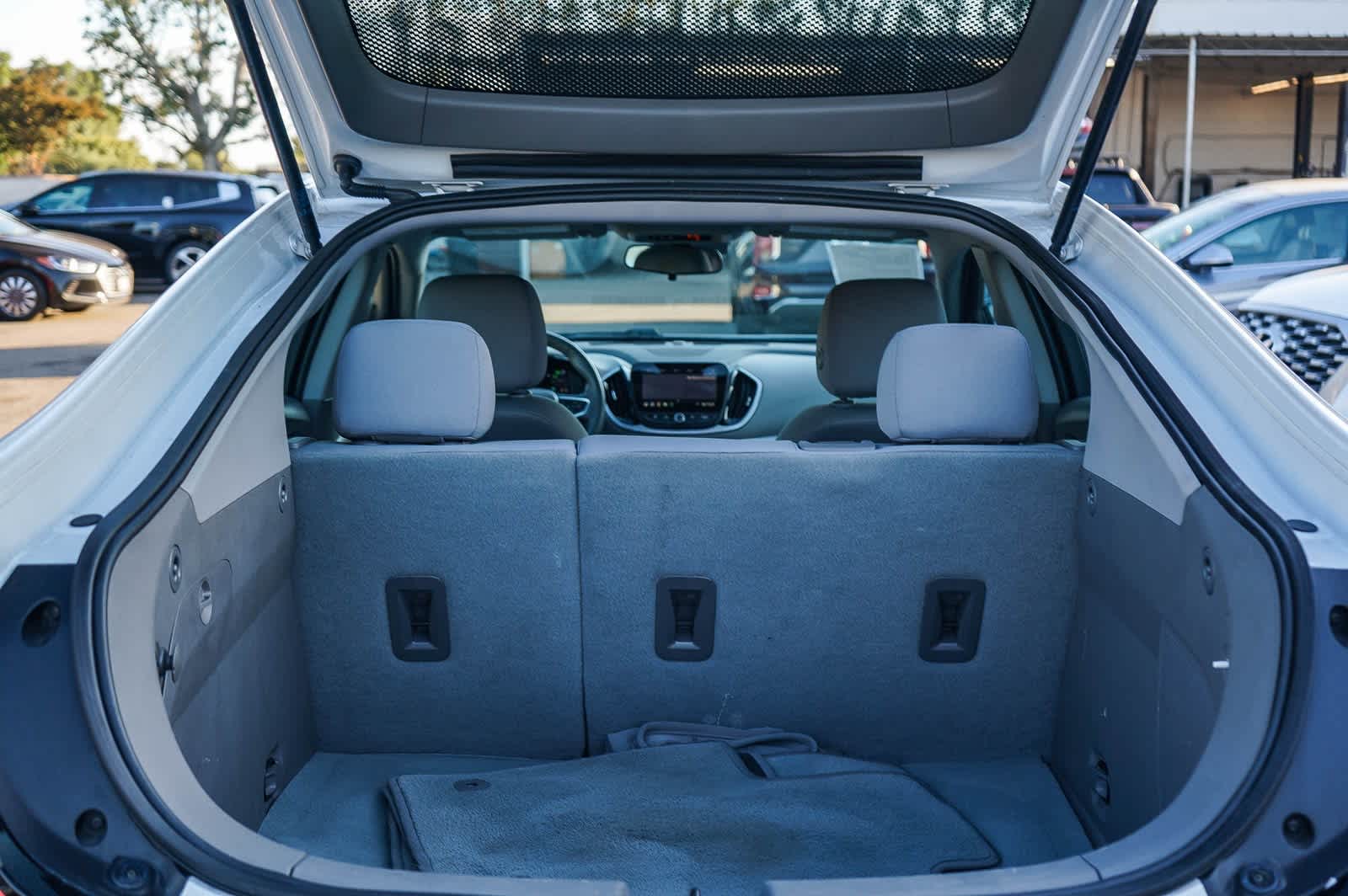 Thumbnail: 2019 Chevrolet Volt - 26