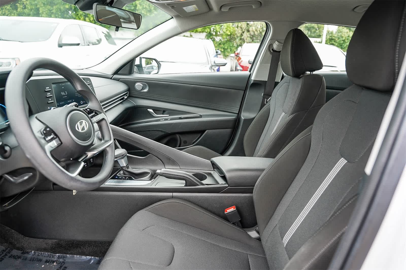 Thumbnail: 2025 Hyundai Elantra - 17