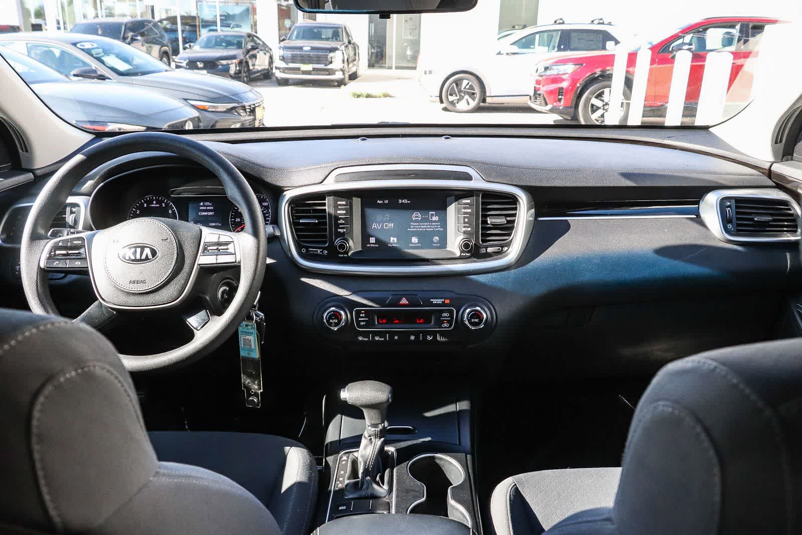 Thumbnail: 2019 Kia Sorento - 12