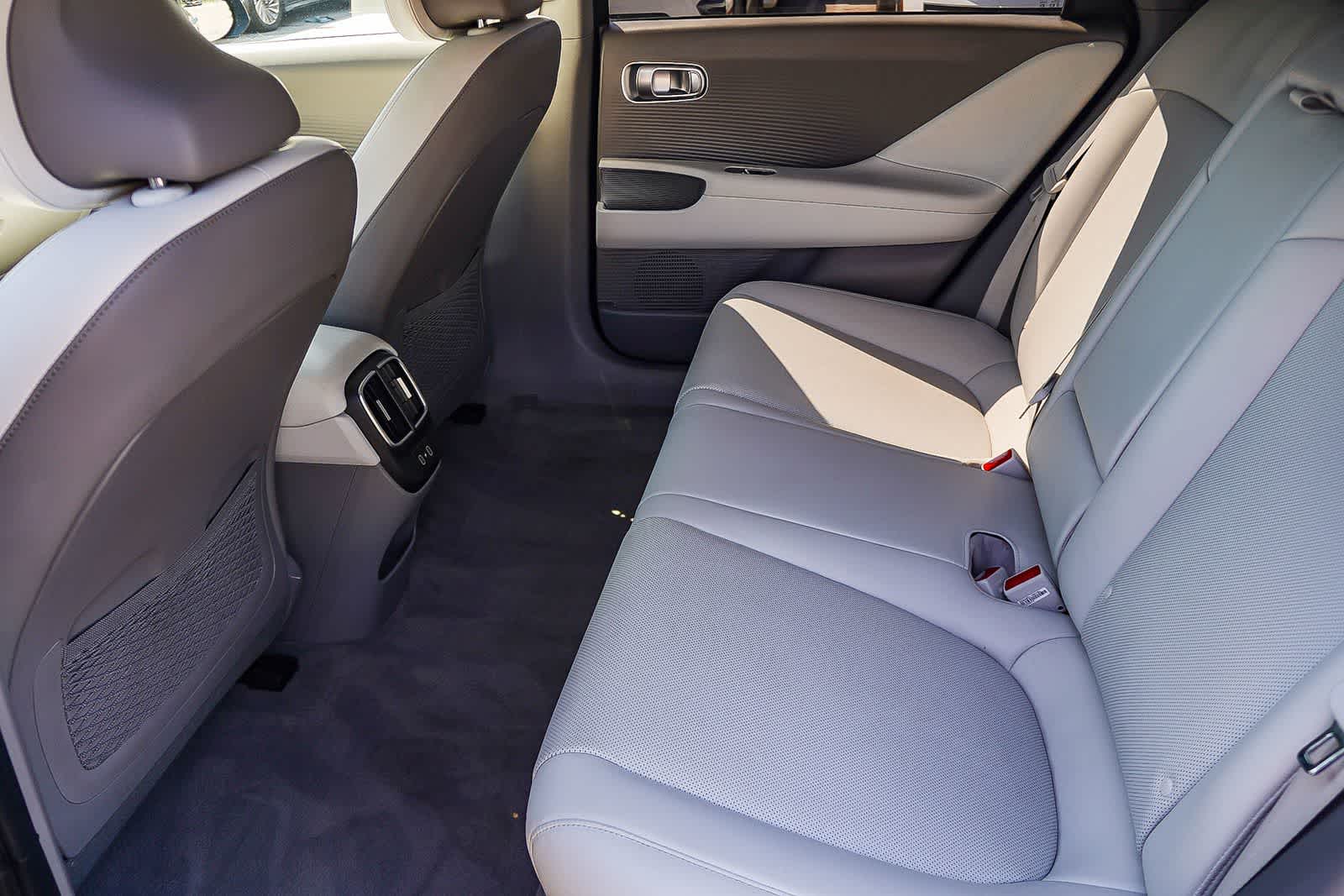 Thumbnail: 2024 Hyundai Ioniq 6 - 20