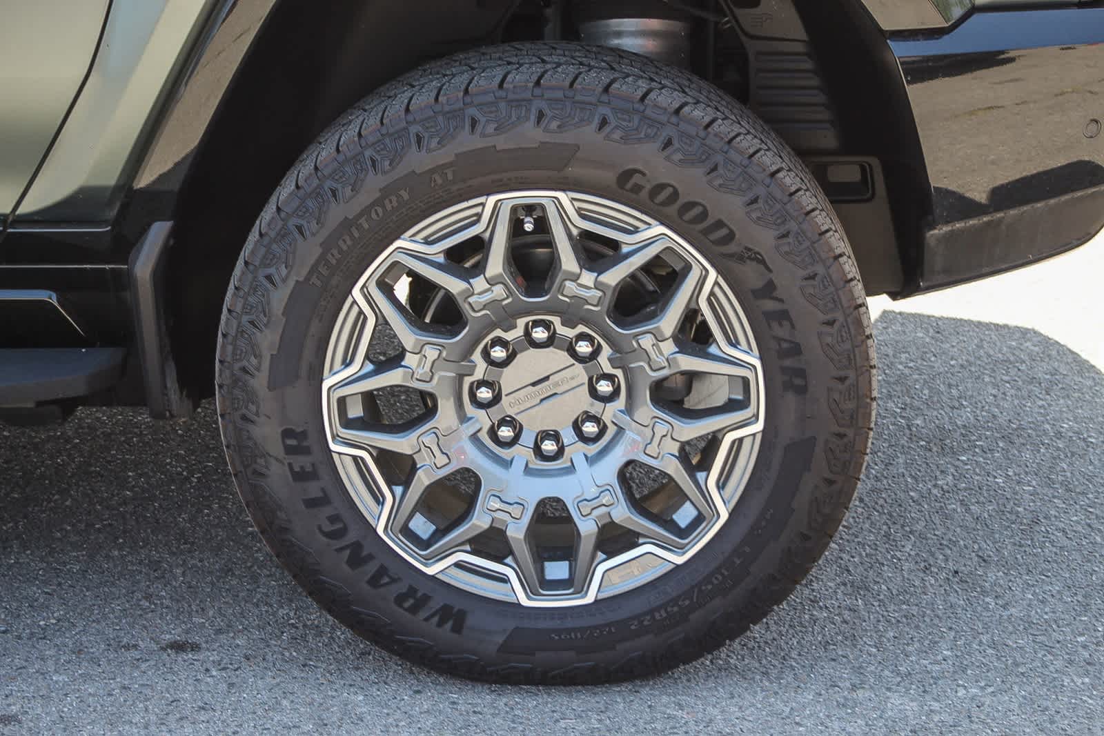 Thumbnail: 2024 GMC Hummer EV - 8