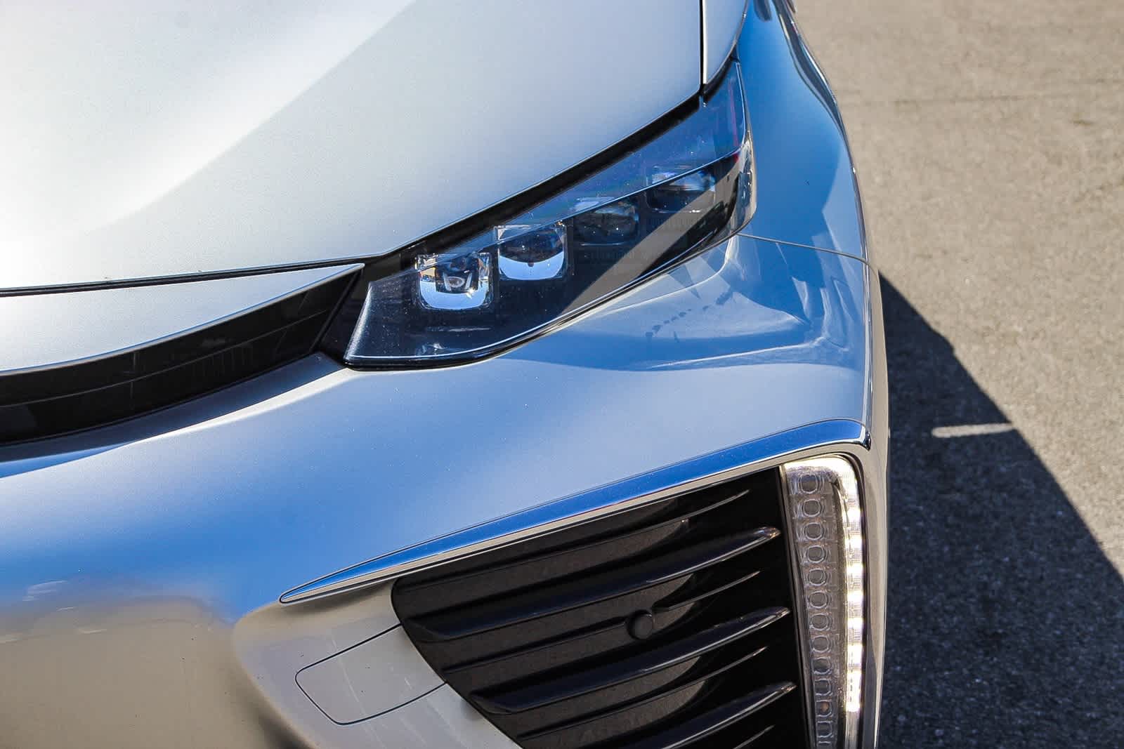 Thumbnail: 2019 Toyota Mirai - 10