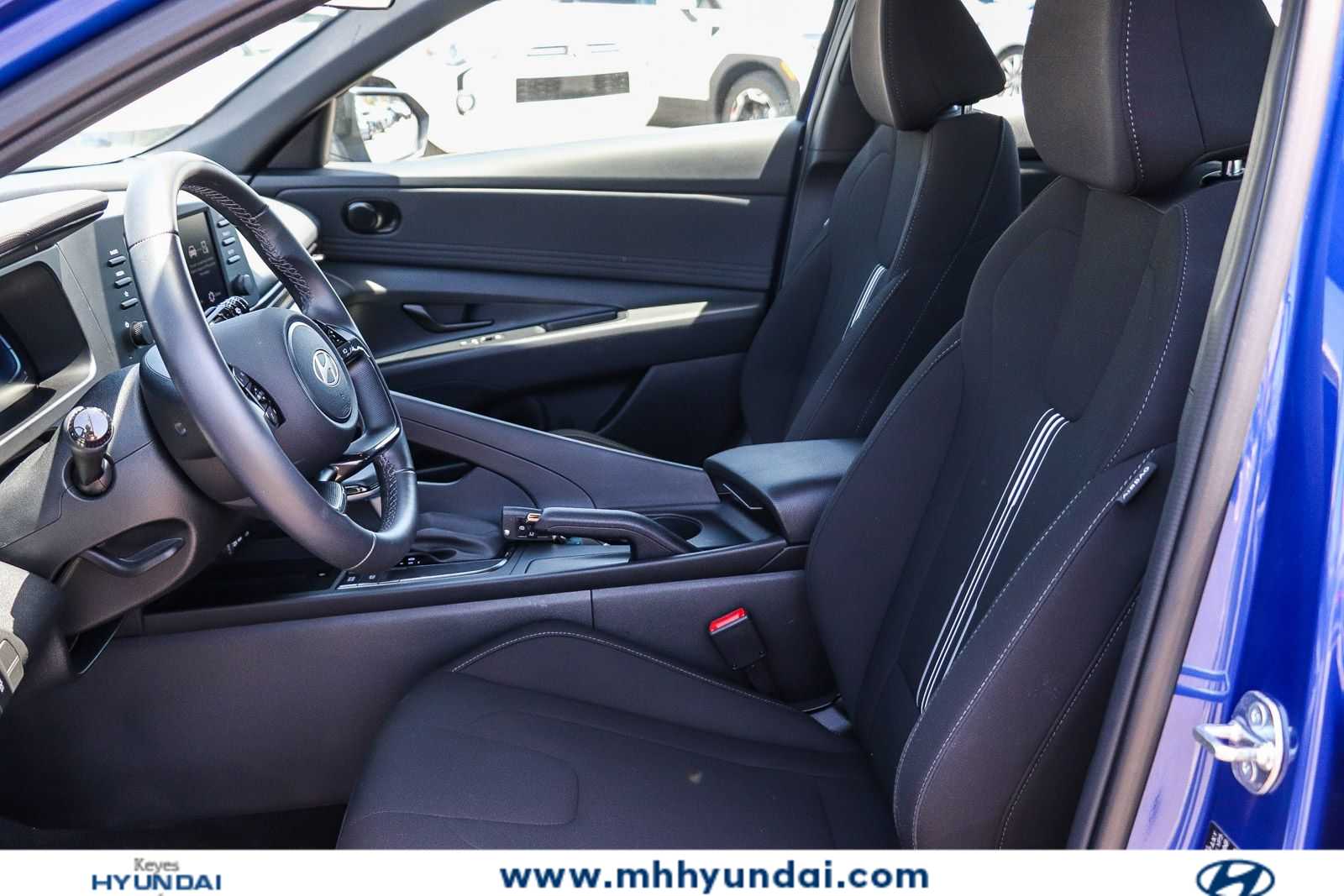 Thumbnail: 2025 Hyundai Elantra - 13