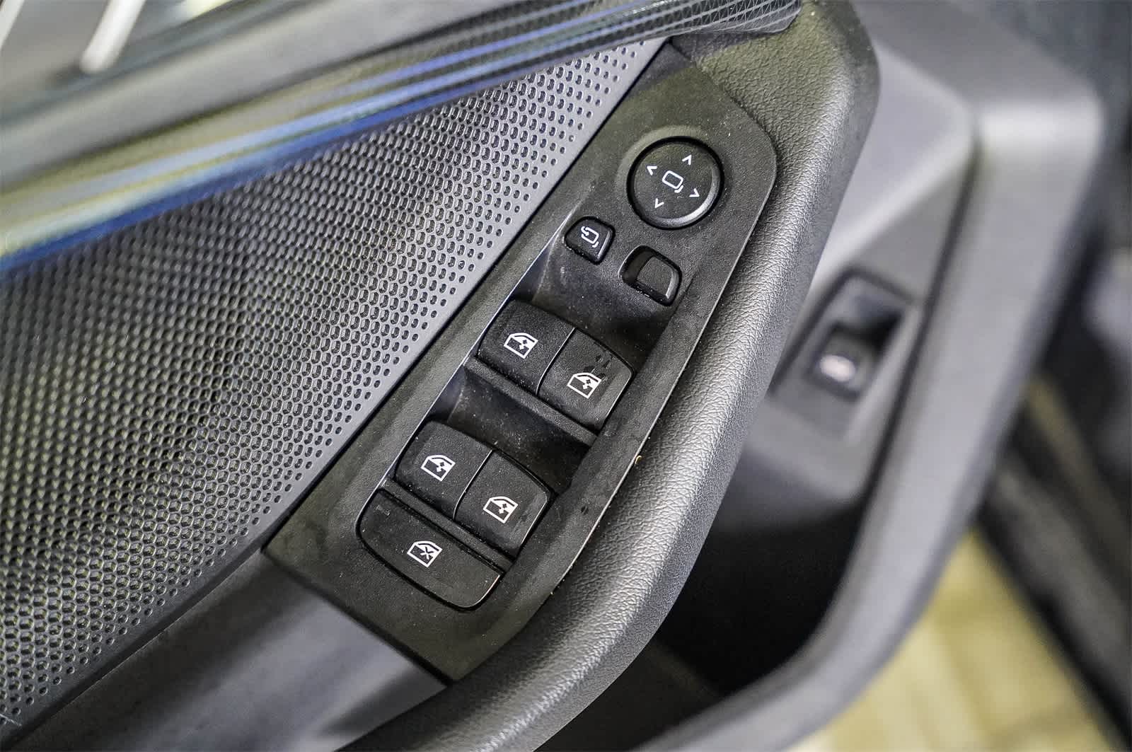 Thumbnail: 2021 BMW 2 Series - 16