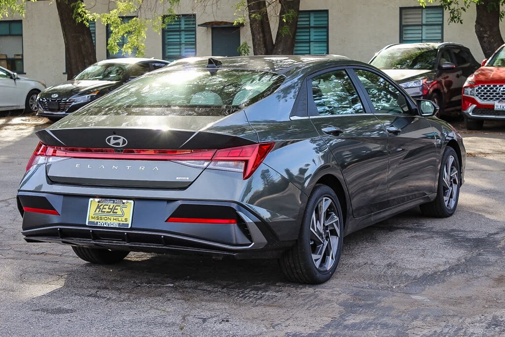 New 2025 Hyundai Elantra Hybrid Limited Sedan