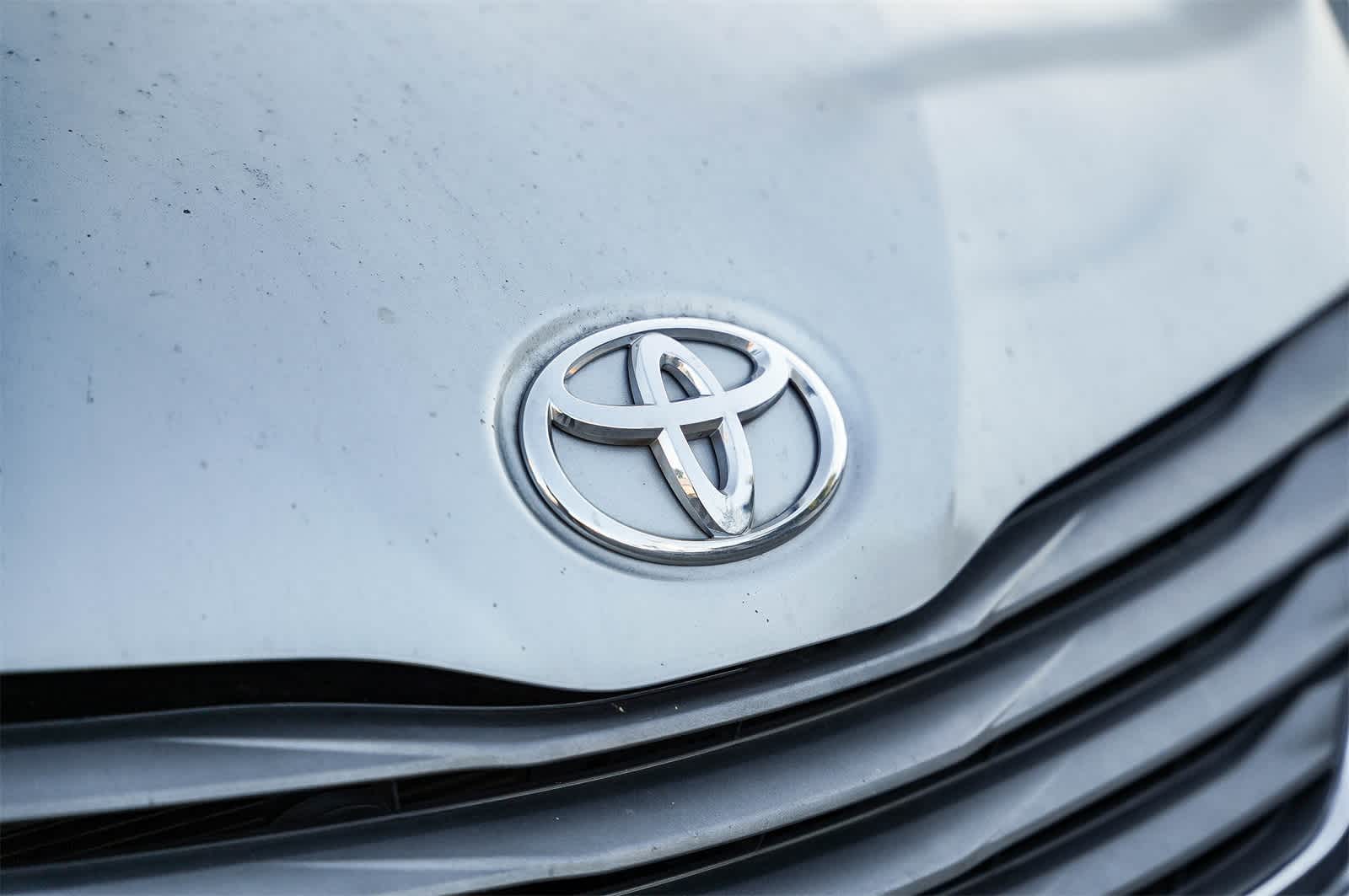 Thumbnail: 2013 Toyota Sienna - 5