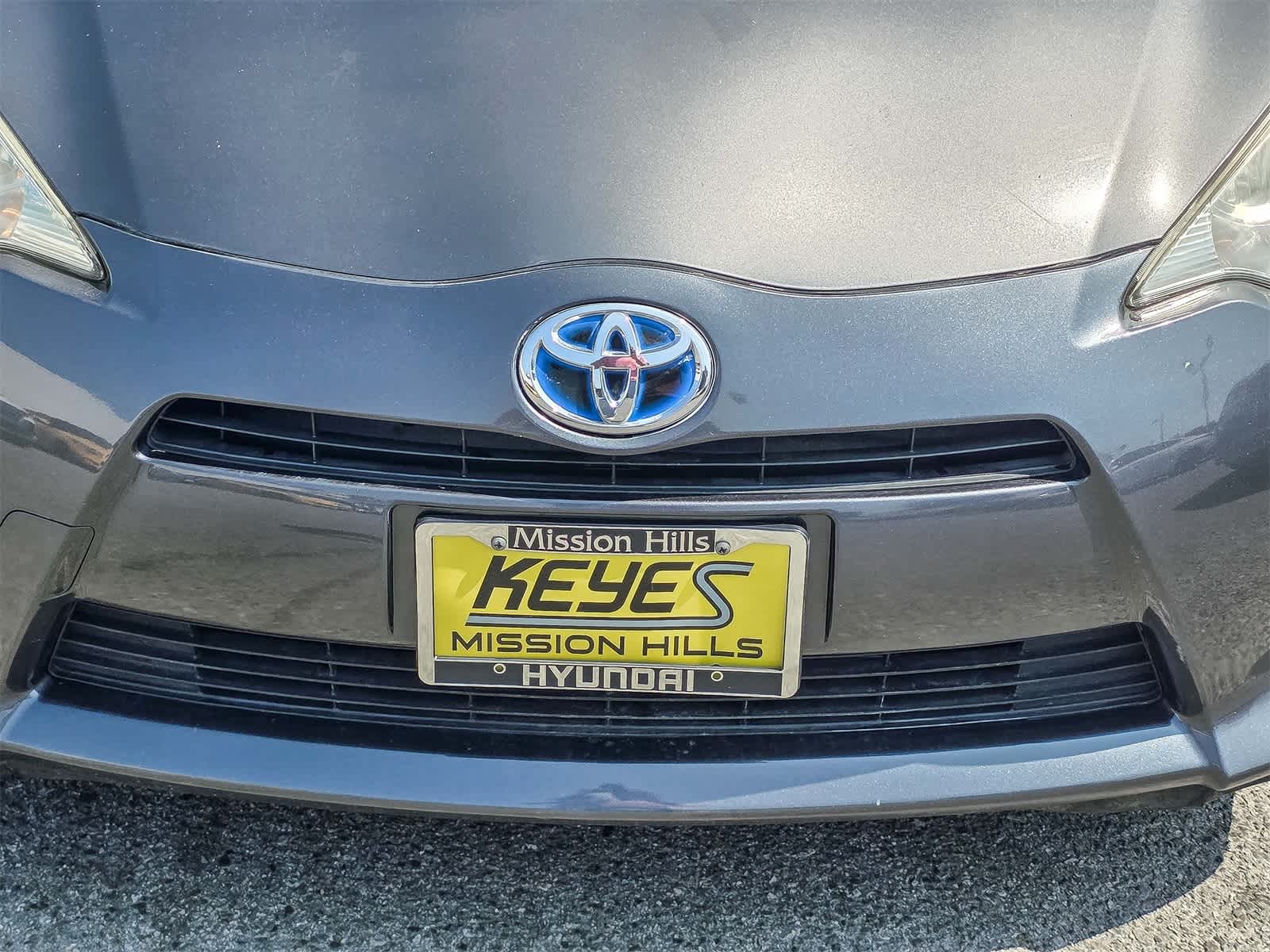 Thumbnail: 2012 Toyota Prius c - 11