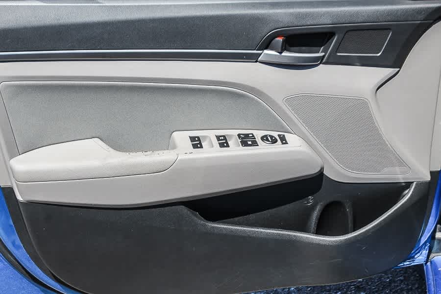 Thumbnail: 2017 Hyundai Elantra - 21