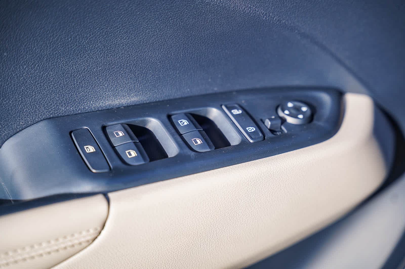 Thumbnail: 2023 Hyundai Venue - 19