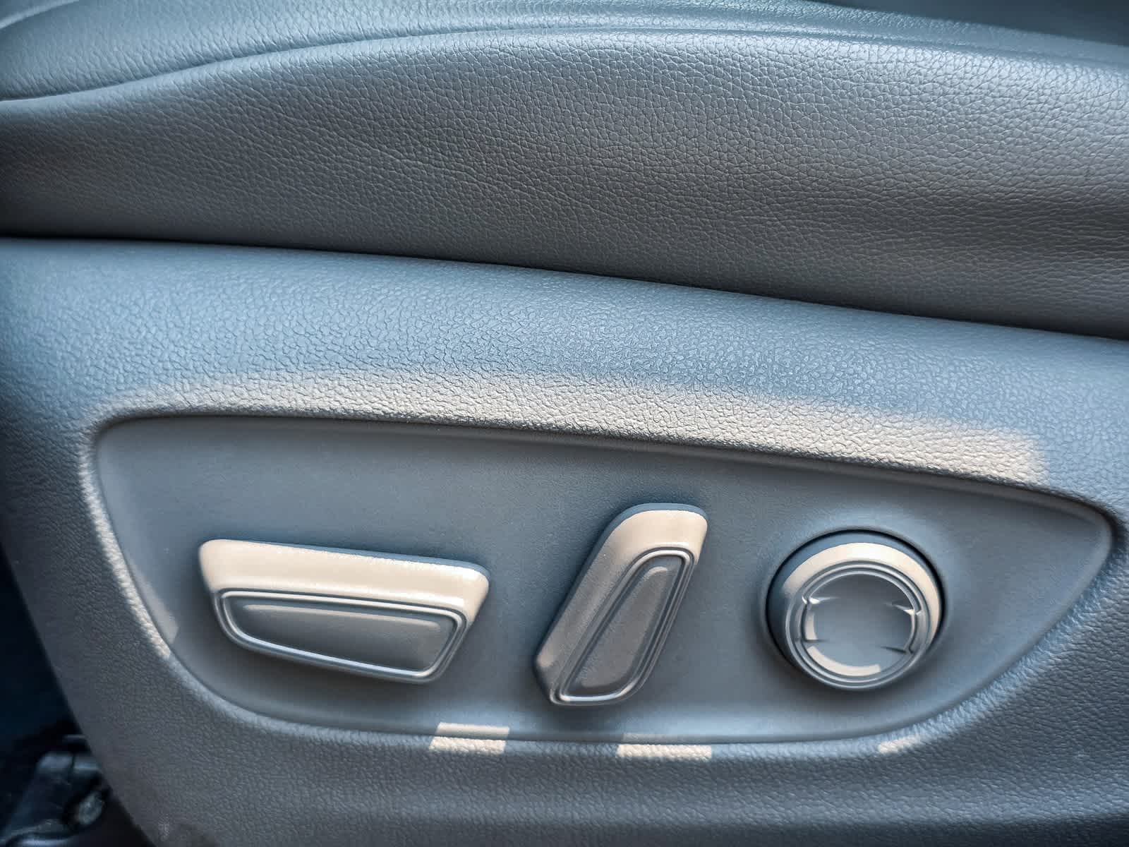 Thumbnail: 2022 Toyota Highlander - 19