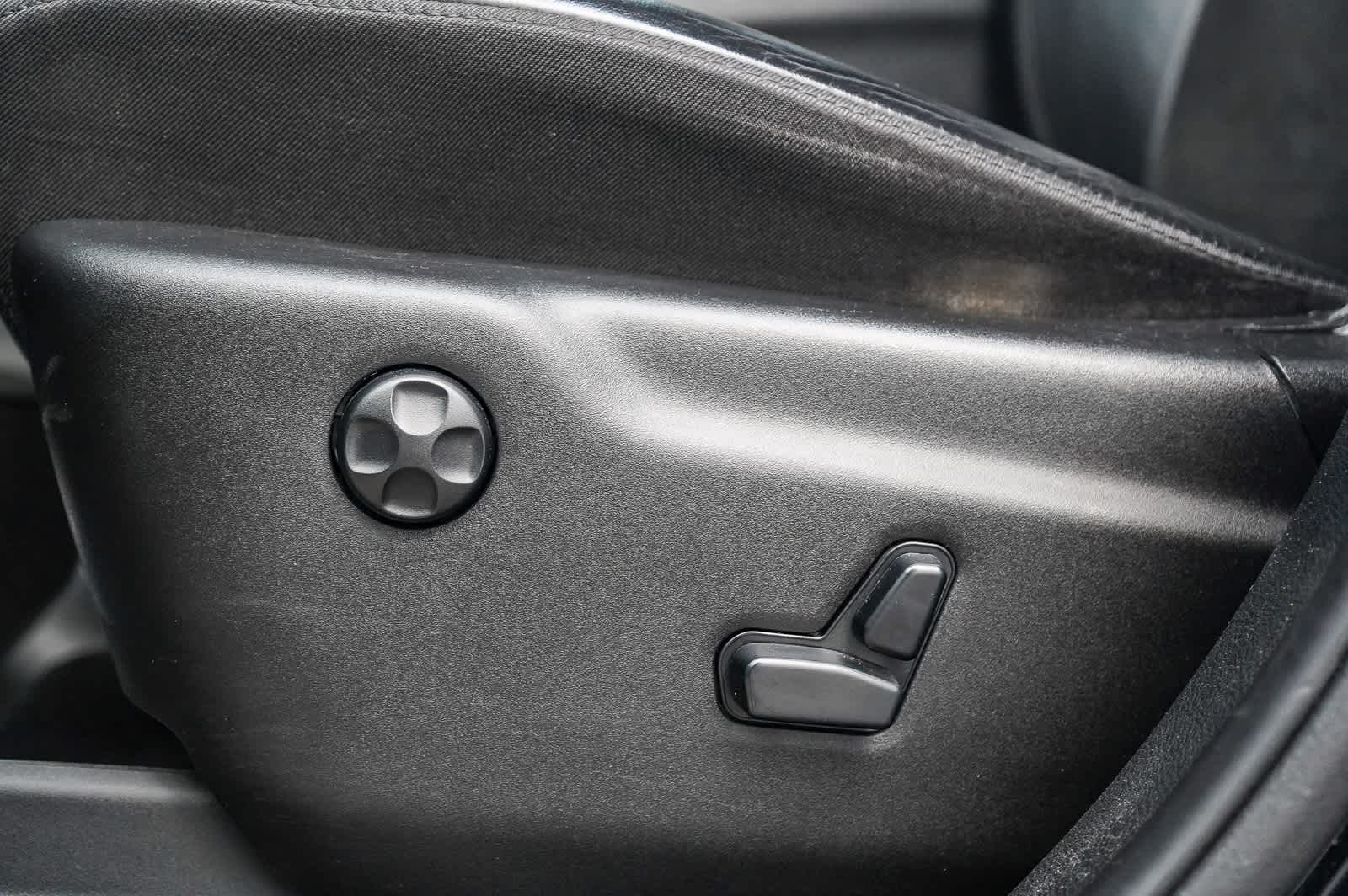 Thumbnail: 2020 Jeep Grand Cherokee - 21