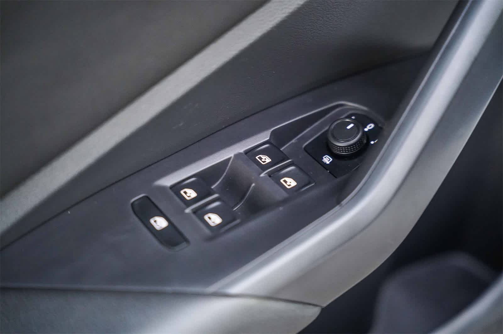 Thumbnail: 2019 Volkswagen Jetta - 17