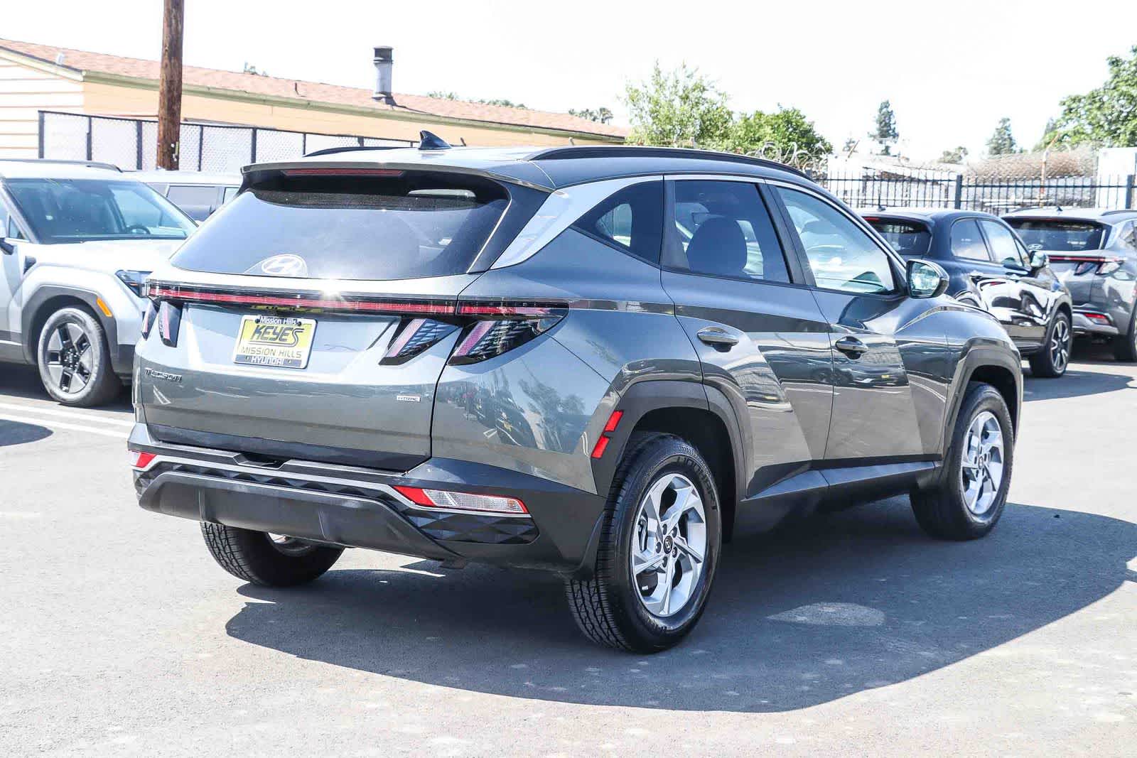 Thumbnail: 2022 Hyundai Tucson - 4