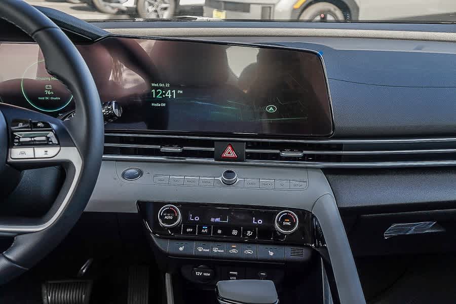 Thumbnail: 2025 Hyundai Elantra - 18