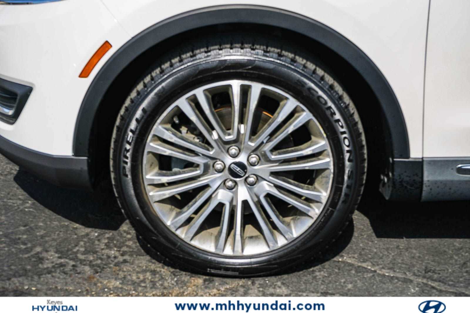 Thumbnail: 2016 Lincoln MKX - 8