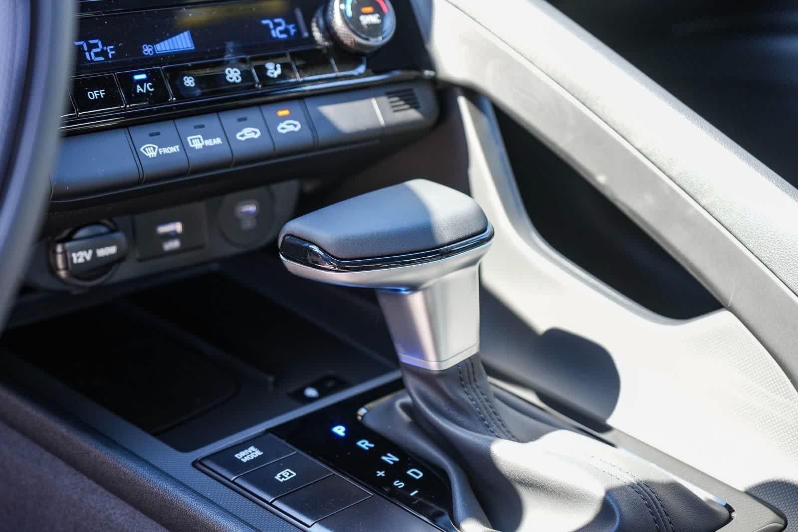 Thumbnail: 2025 Hyundai Elantra - 23