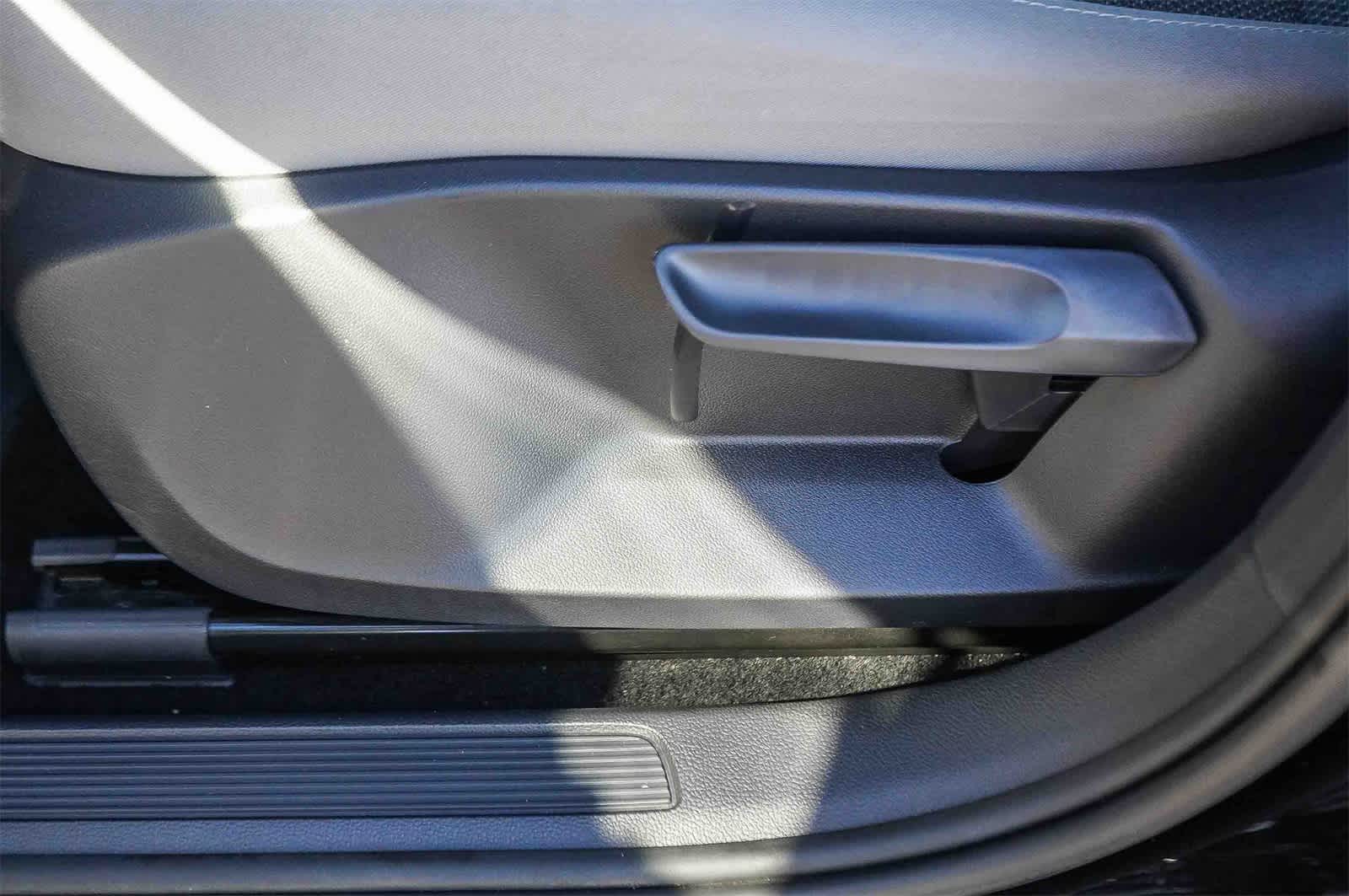 Thumbnail: 2024 Volkswagen Taos - 20