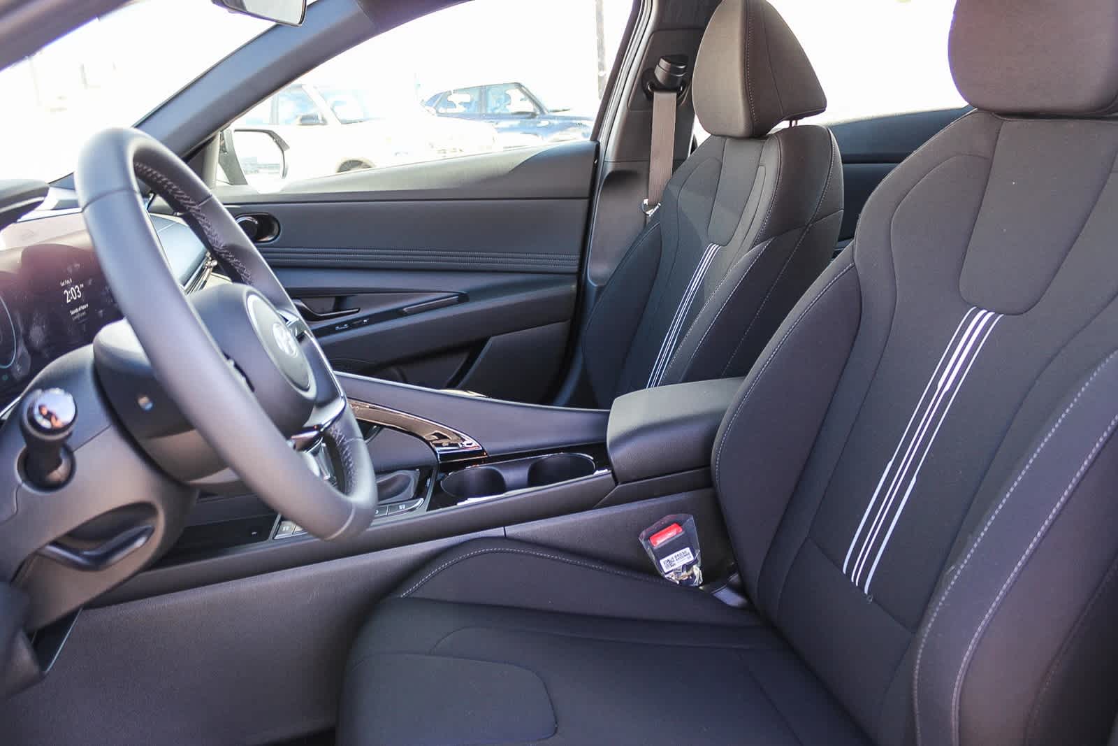 Thumbnail: 2025 Hyundai Elantra - 15