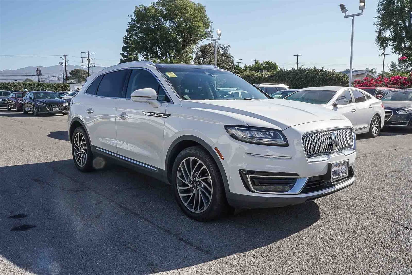 Thumbnail: 2020 Lincoln Nautilus - 3