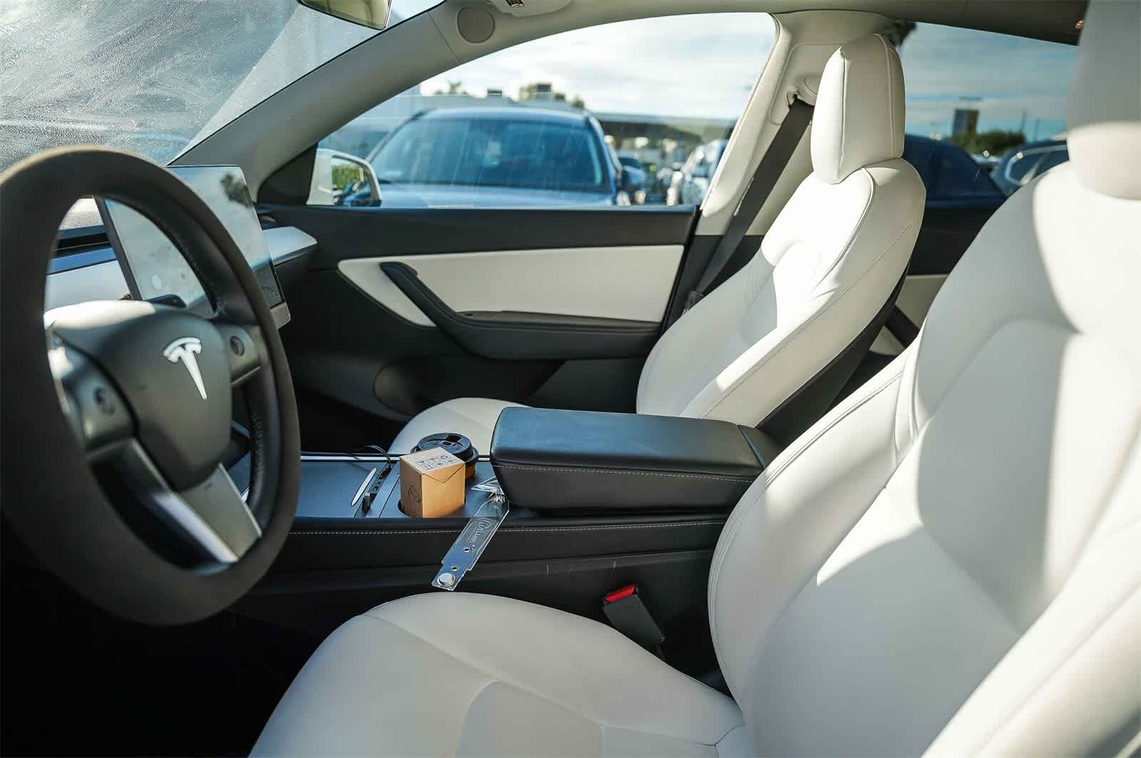 Thumbnail: 2022 Tesla Model Y - 15