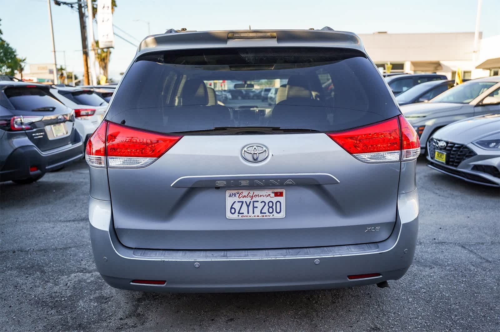 Thumbnail: 2013 Toyota Sienna - 9