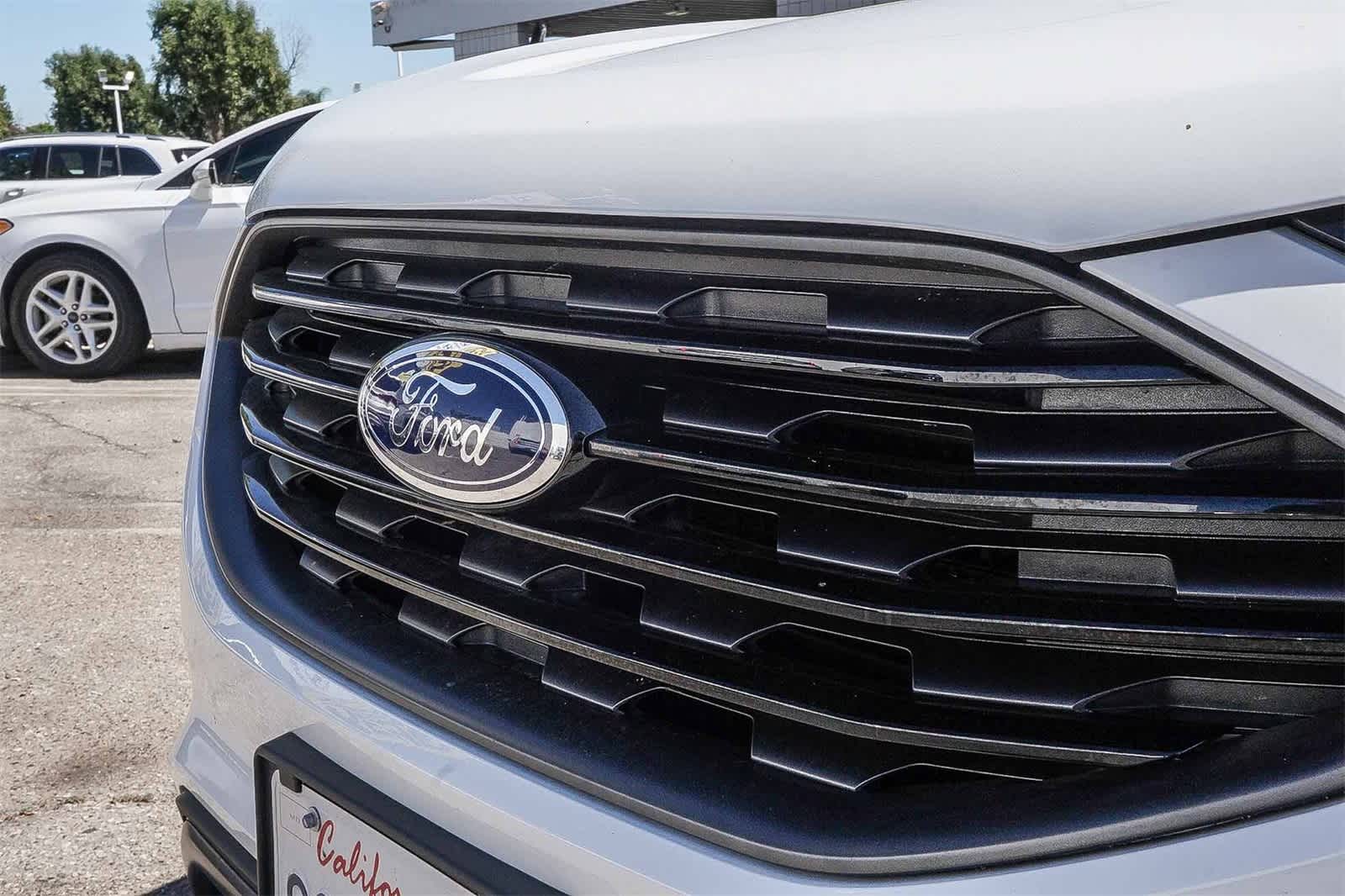 Thumbnail: 2023 Ford Edge - 10