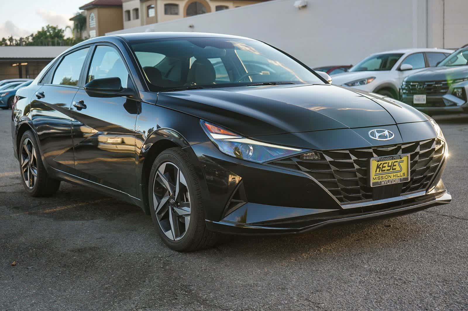 Thumbnail: 2023 Hyundai Elantra - 3