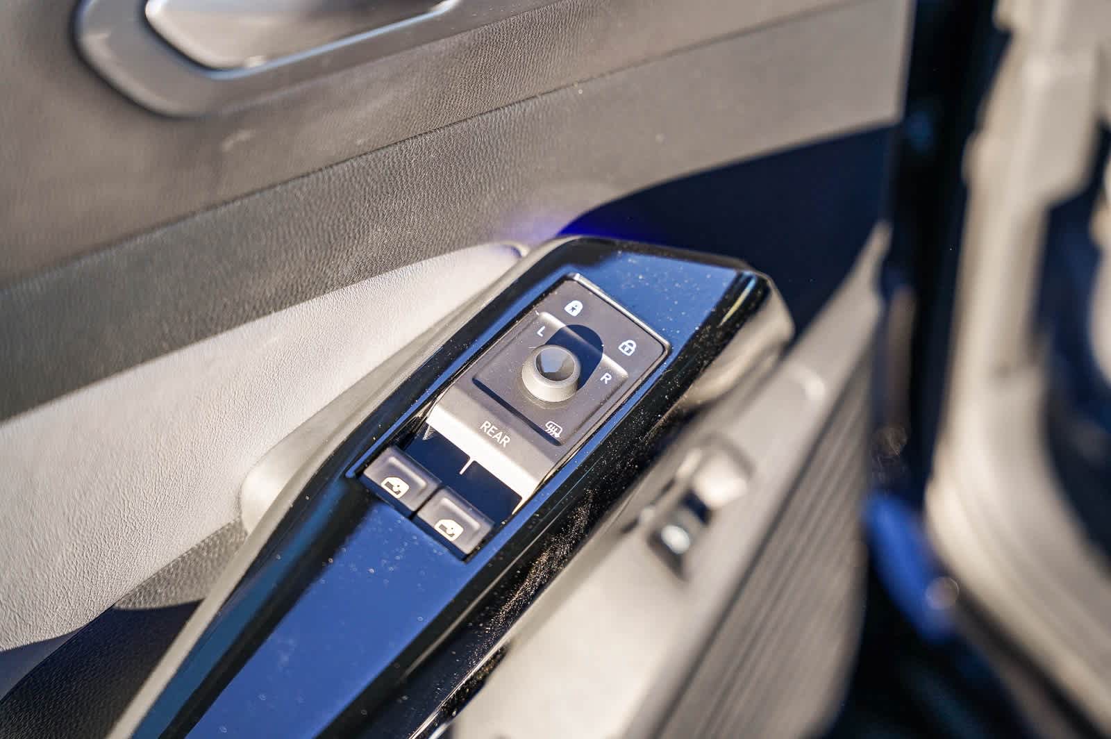 Thumbnail: 2023 Volkswagen ID.4 - 18