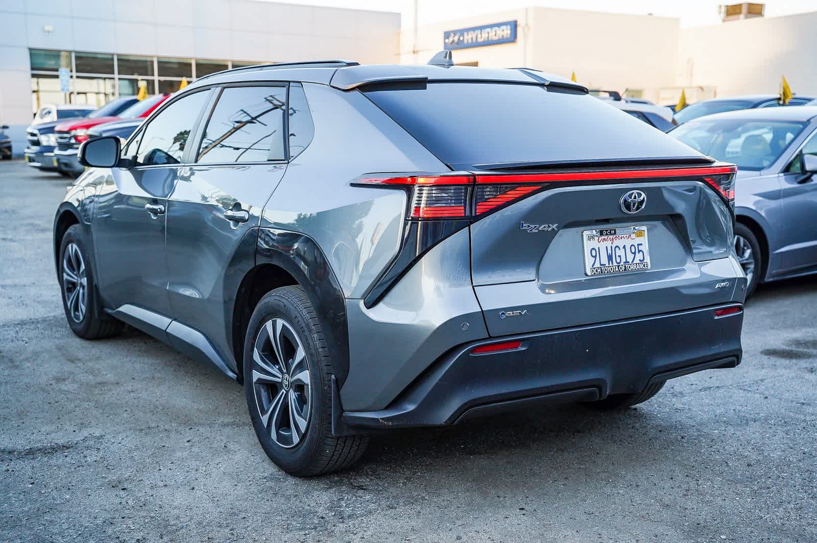 Thumbnail: 2024 Toyota bZ4X - 8