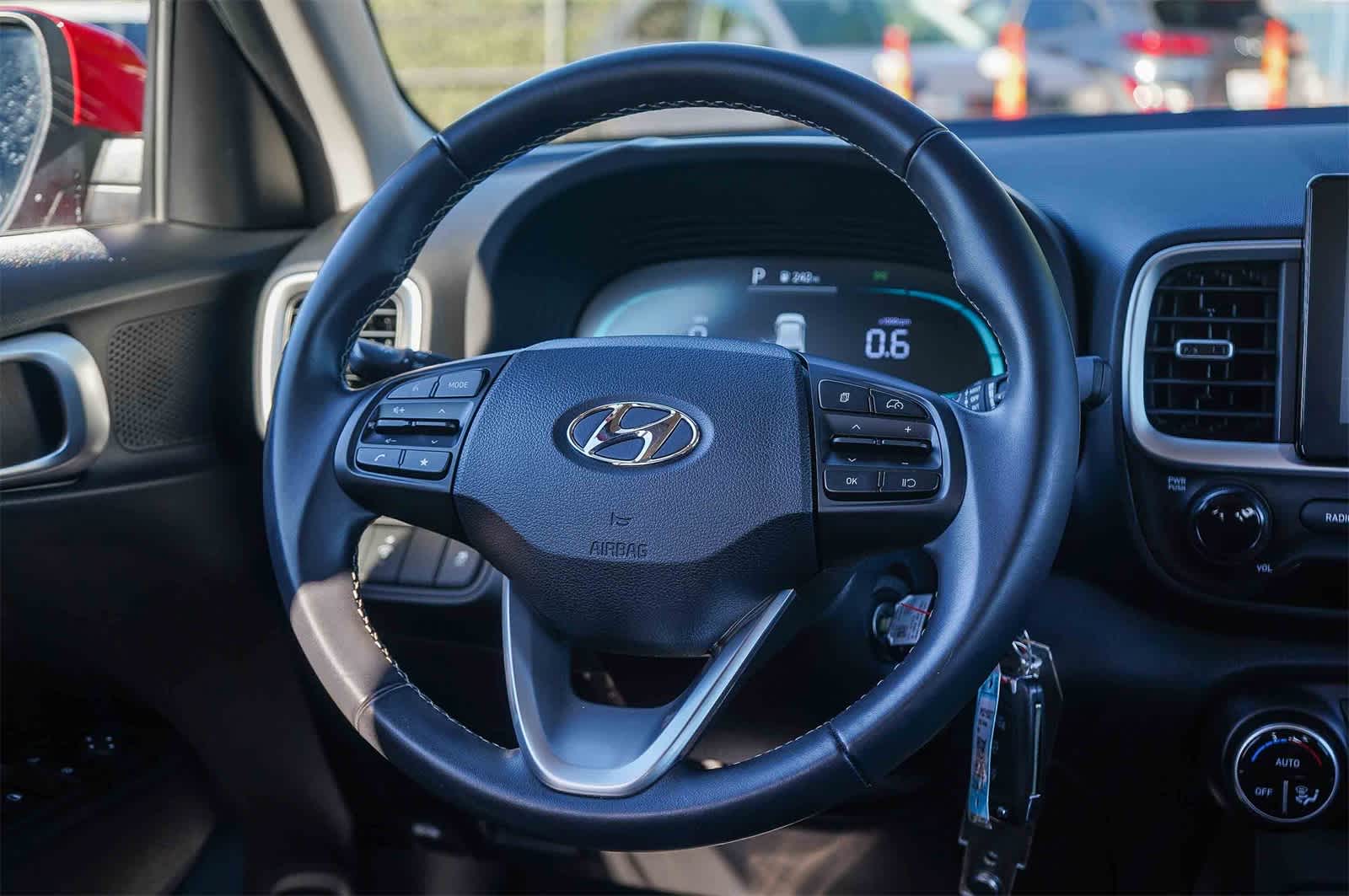 Thumbnail: 2023 Hyundai Venue - 14