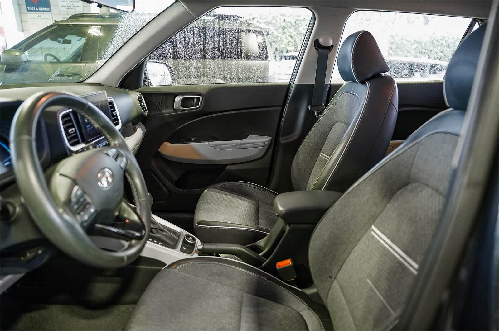 Thumbnail: 2023 Hyundai Venue - 16