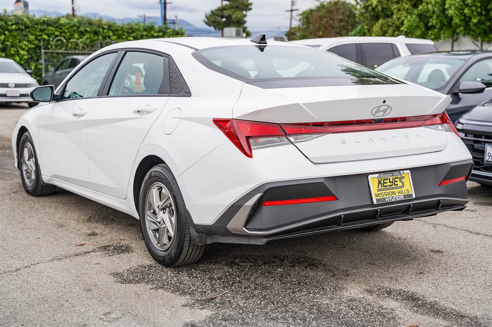 Thumbnail: 2025 Hyundai Elantra - 8