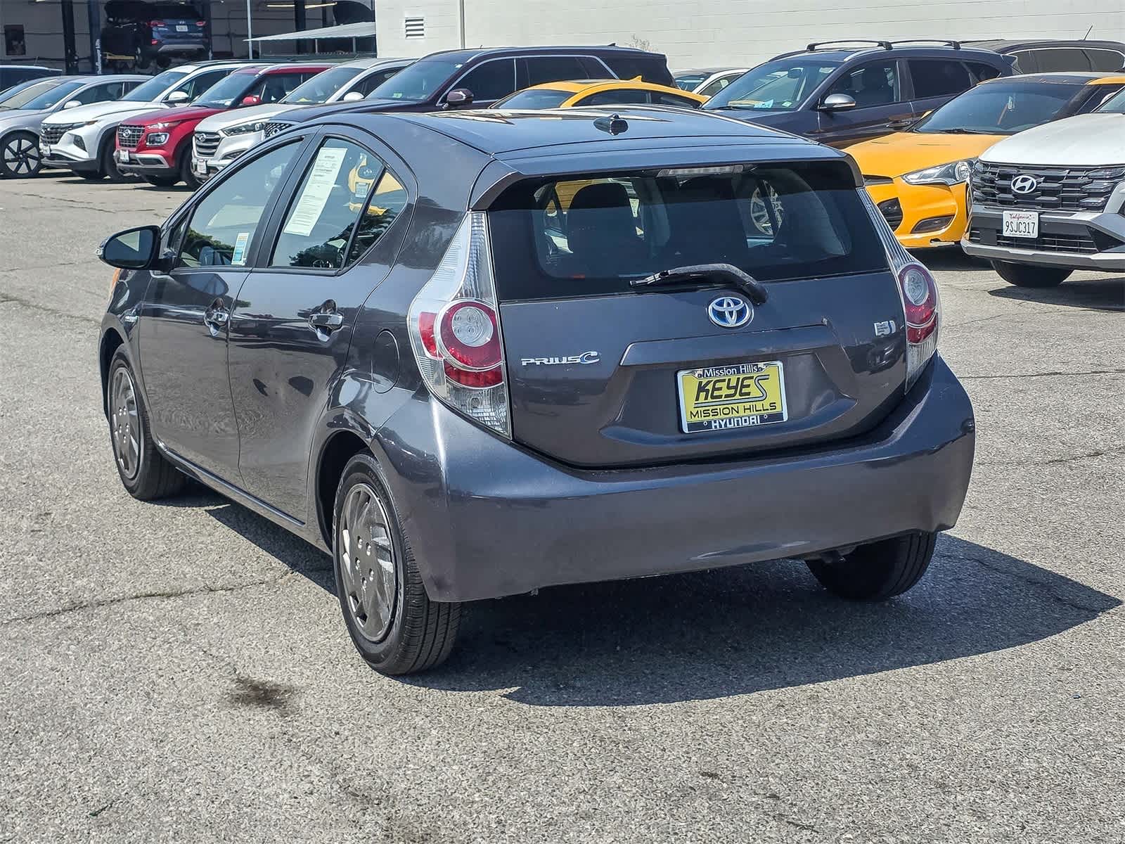 Thumbnail: 2012 Toyota Prius c - 6