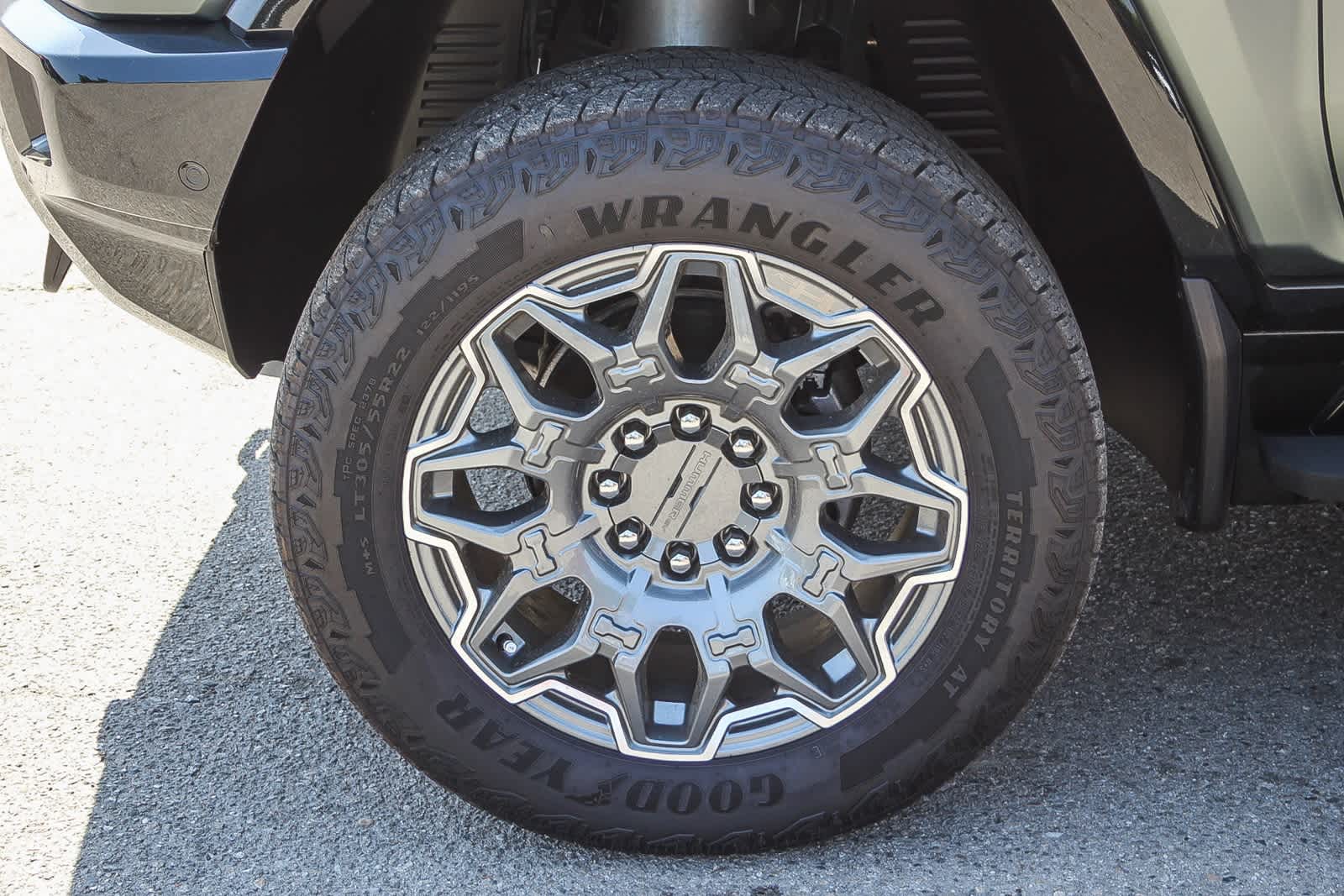 Thumbnail: 2024 GMC Hummer EV - 9