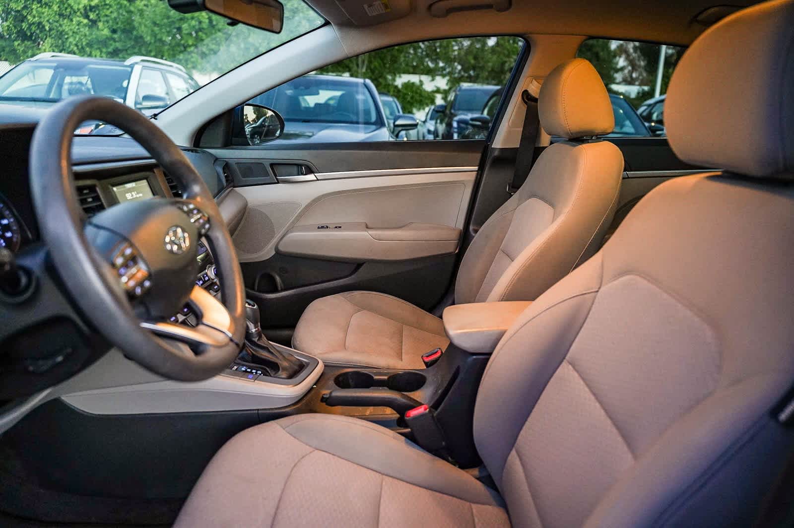 Thumbnail: 2020 Hyundai Elantra - 17