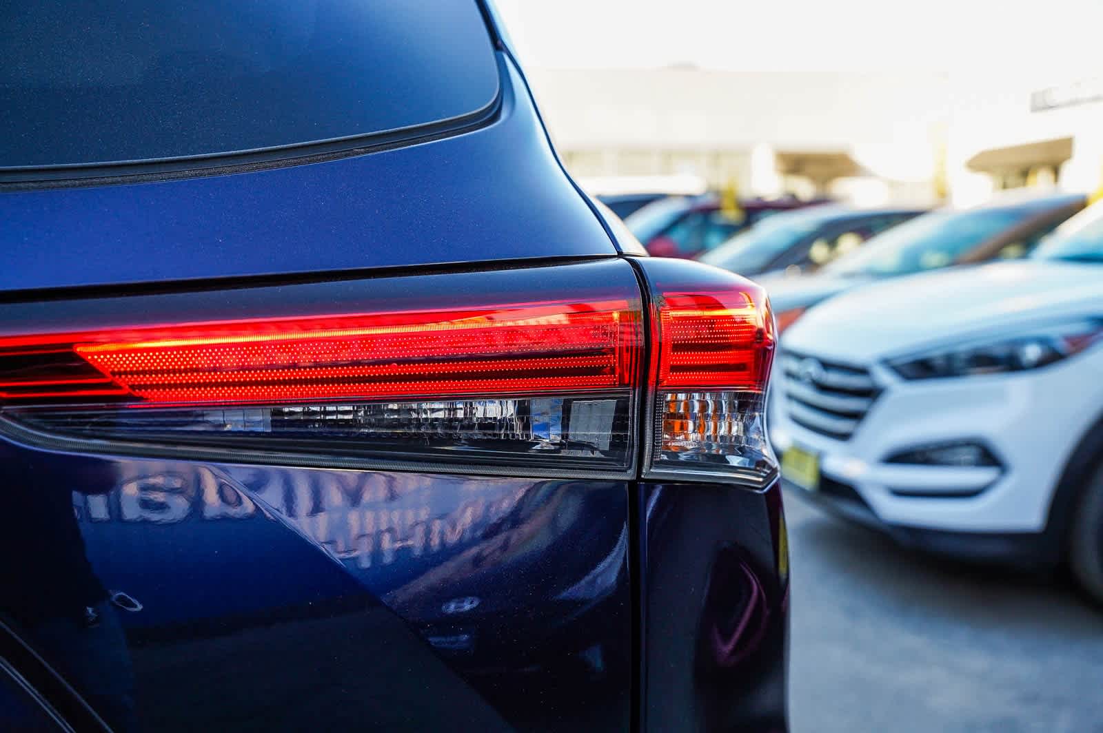 Thumbnail: 2022 Toyota Highlander - 9